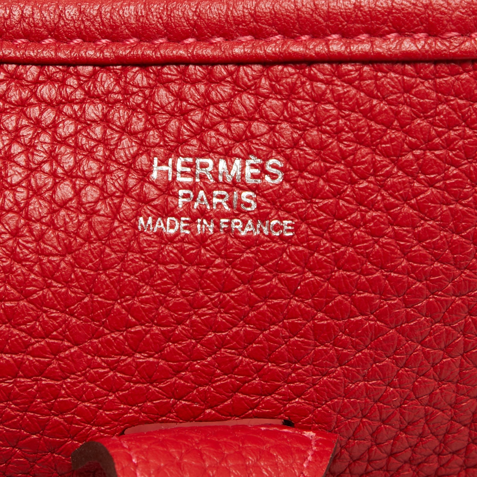Hermès Rouge Casaque Taurillon Clemence Leder Evelyne III PM Tasche Damen im Angebot