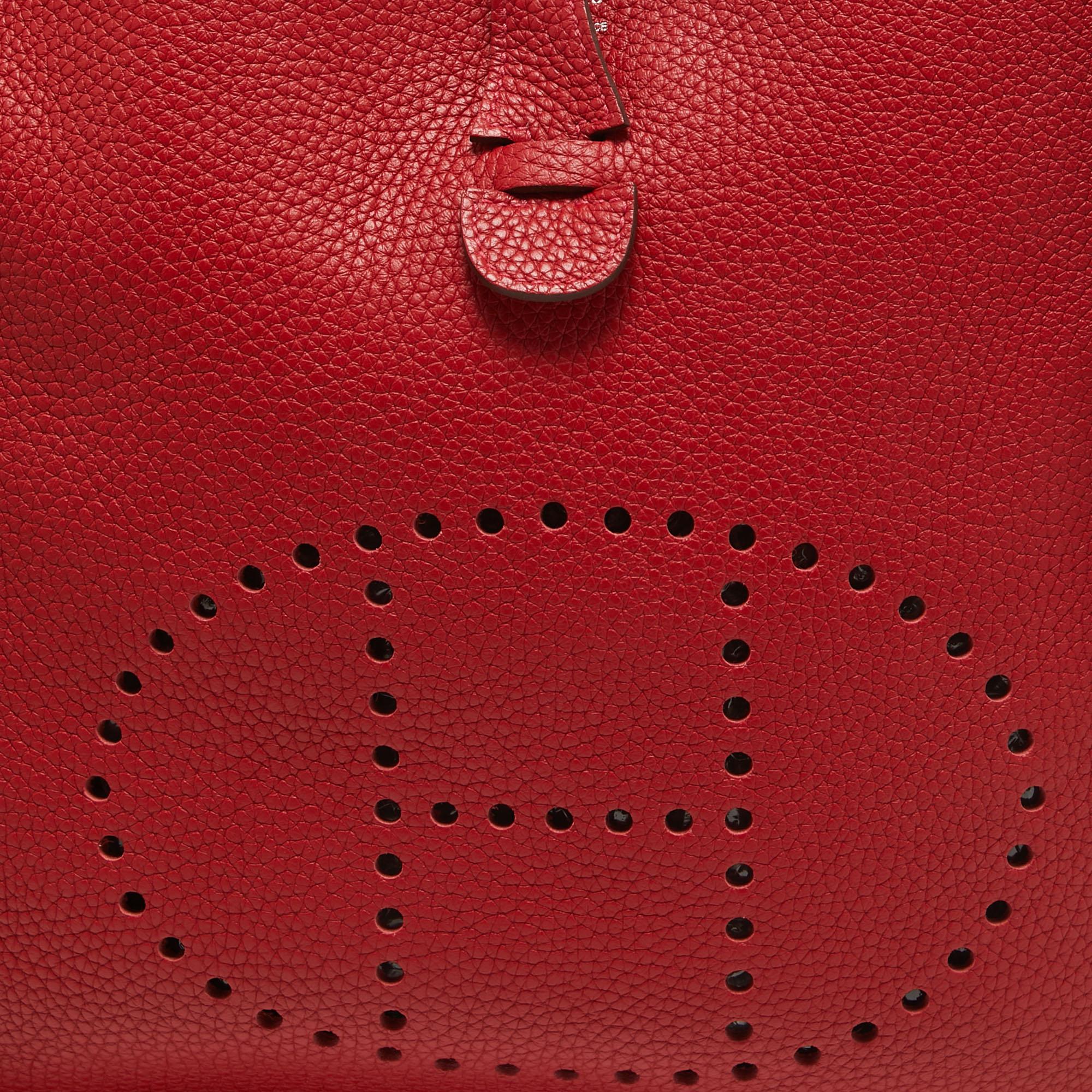 Hermès Rouge Casaque Taurillon Clemence Leather Evelyne III PM Bag For Sale 3