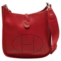 Hermès Rouge Casaque Taurillon Clemence Leder Evelyne III PM Tasche