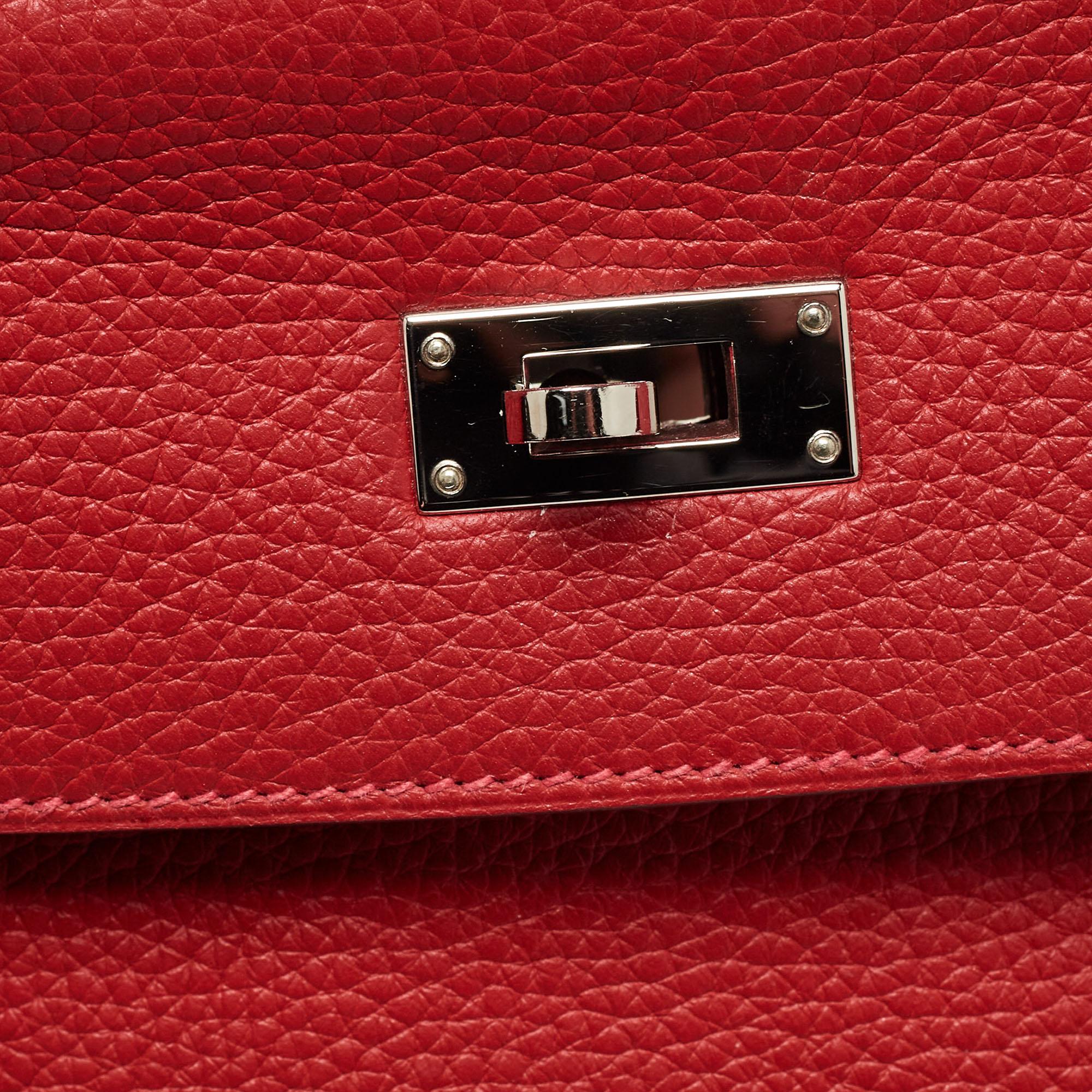 Hermes Rouge Casaque Togo Leather Palladium Finish Kelly Retourne 32 Bag In Excellent Condition In Dubai, Al Qouz 2