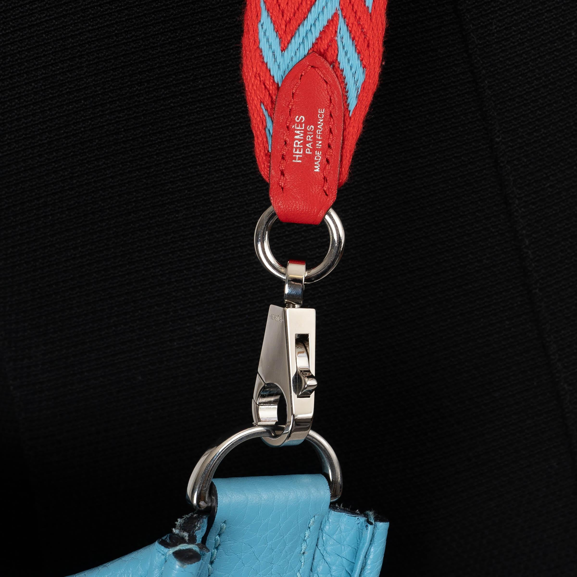 HERMES Rouge de Coeur rosso e Nord blu SANGLE ZIGZAG 25mm Borsa a tracolla In condizioni ottime in vendita a Zürich, CH