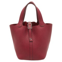 Hermès Rouge Grenat Clemence Ledertasche mit Picotin-Schlüssel 18