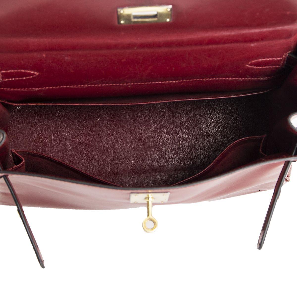 HERMES Rouge H burgundy Box KELLY I 28 RETOURNE Bag VINTAGE In Fair Condition In Zürich, CH