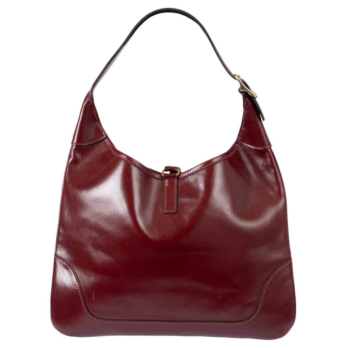 HERMES Rouge H burgundy Box leather TRIM 31 Hobo Bag Ghw In Good Condition For Sale In Zürich, CH