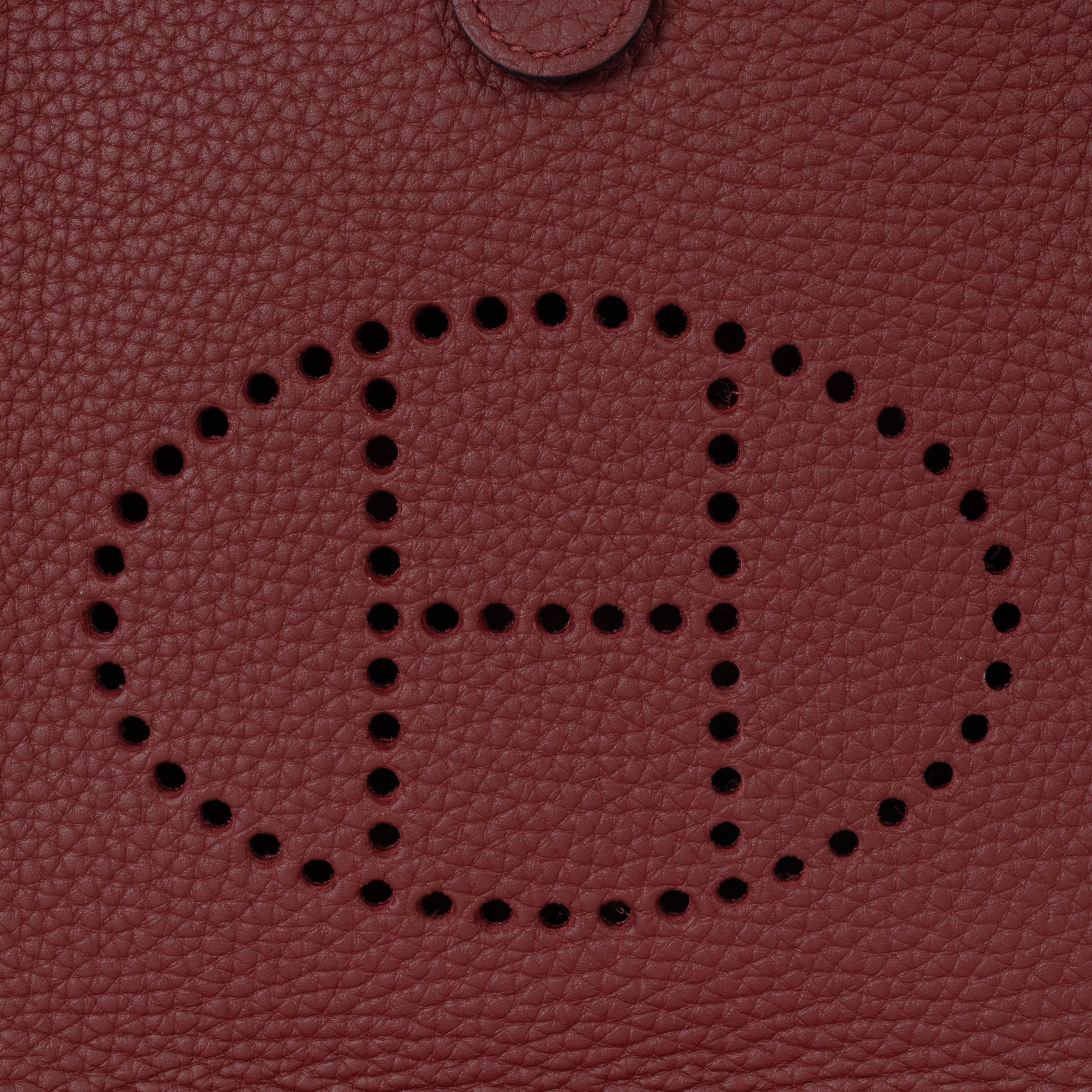 HERMES Rouge H burgundy Clemence leather EVELYNE 16 TPM Crossbody Bag Phw For Sale 2