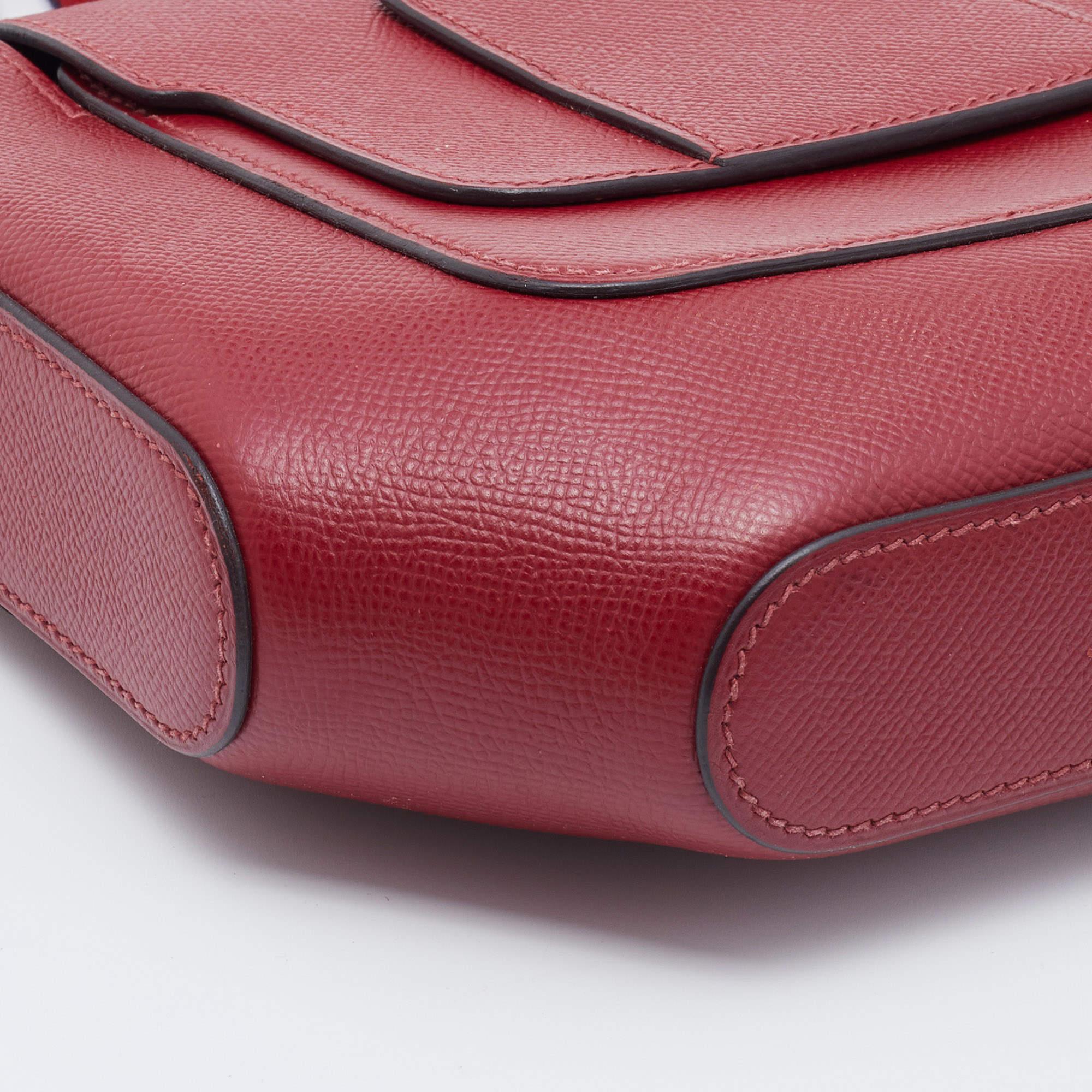 Hermes Rouge H Epsom Leather Octogone 23 Bag In Good Condition In Dubai, Al Qouz 2