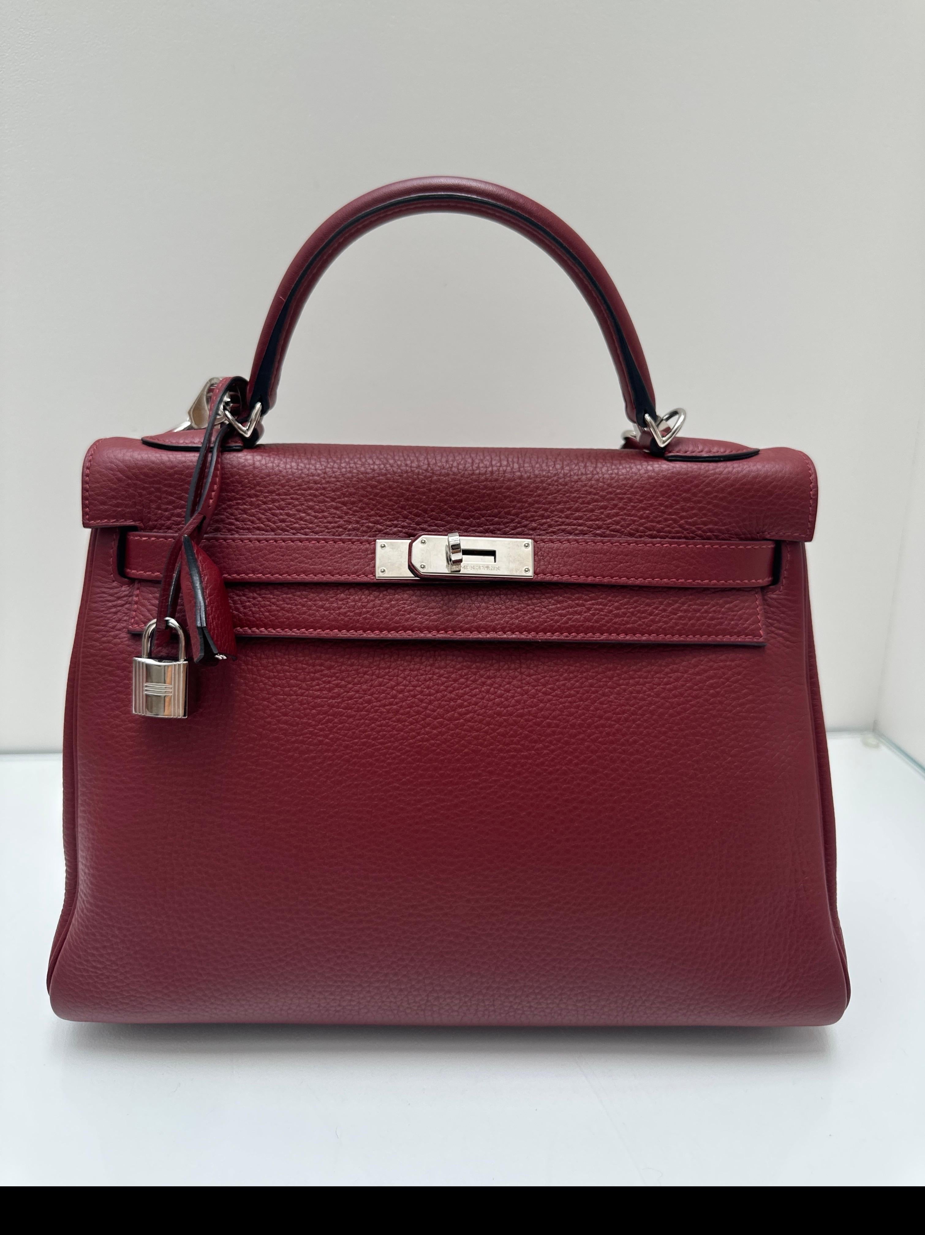 Bolso Hermes Rouge H Kelly 32 en Excelente estado para la venta en Athens, GA