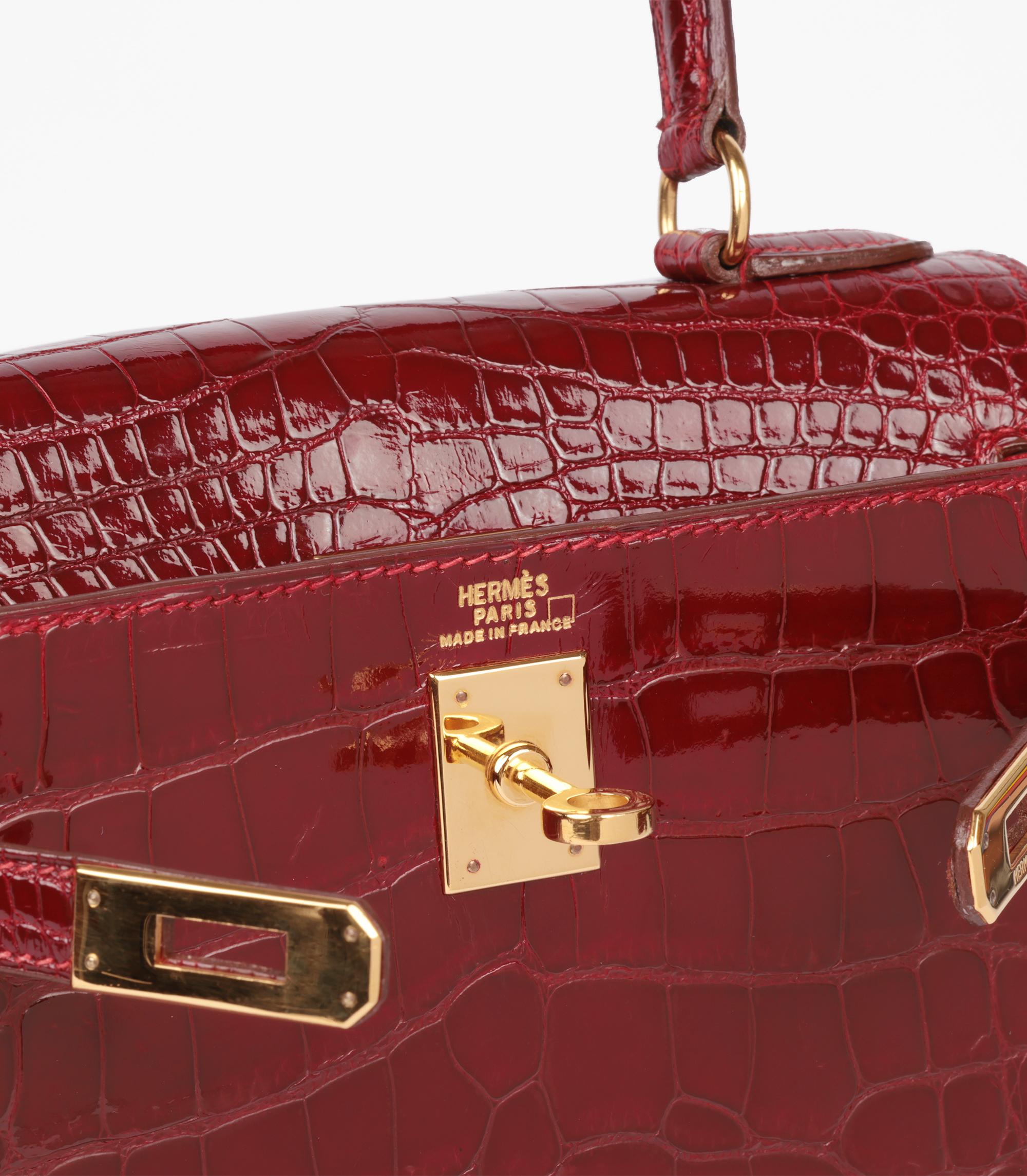 Hermès Rouge H Cuir d'alligator brillant Vintage Kelly 20cm en vente 7