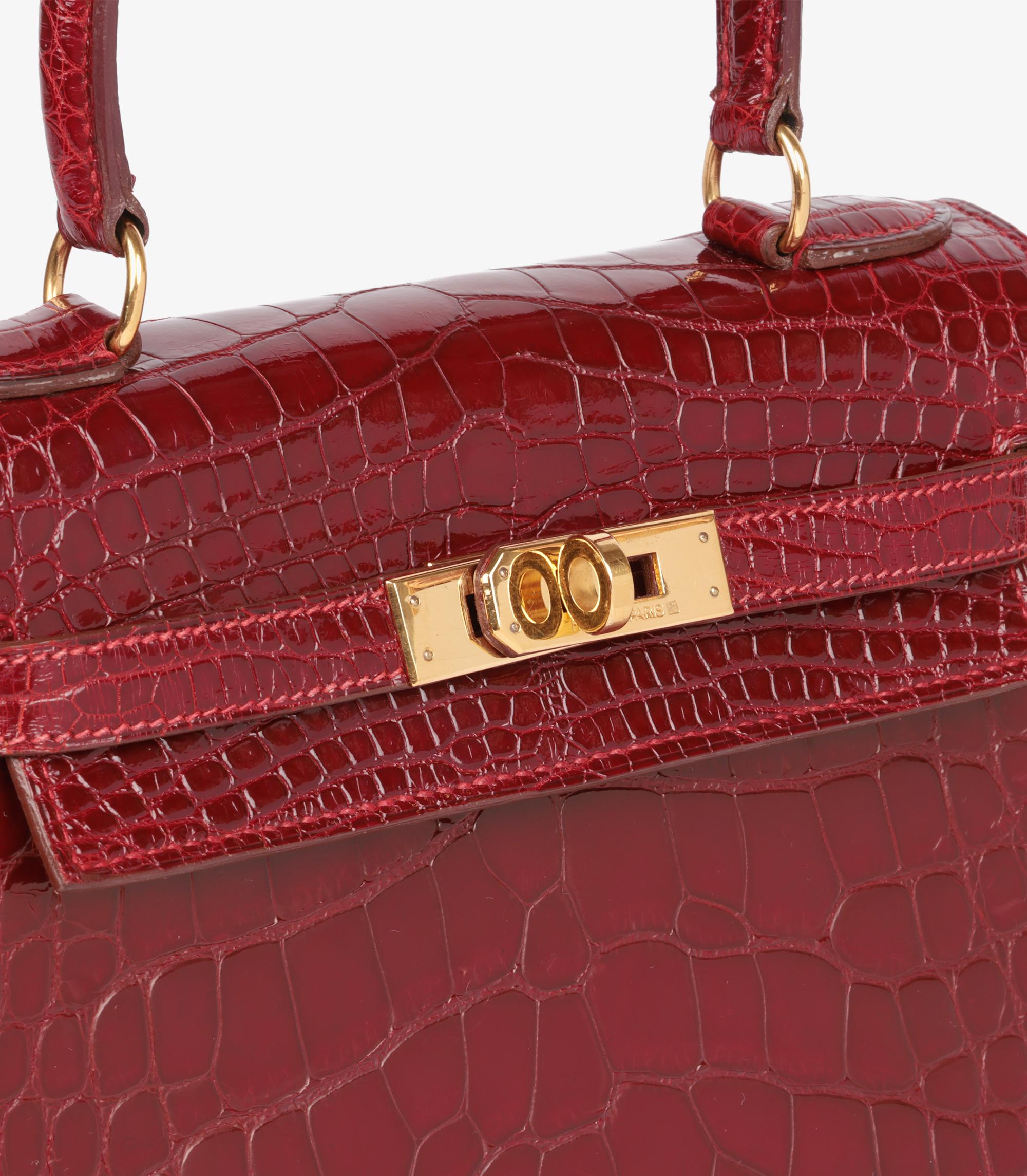 Women's Hermès Rouge H Shiny Alligator Leather Vintage Kelly 20cm For Sale