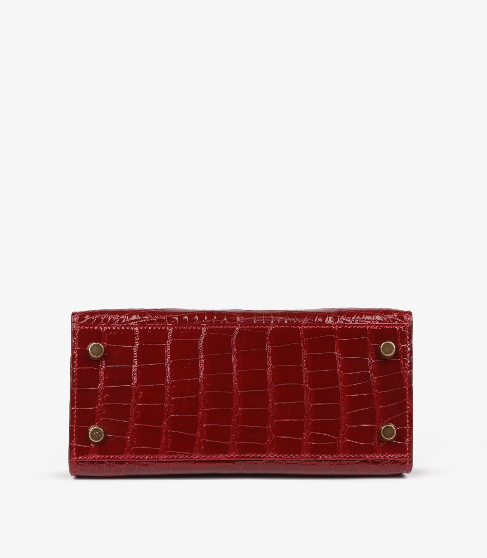 Hermès Rouge H Glänzendes Alligatorleder Vintage Kelly 20cm im Angebot 3