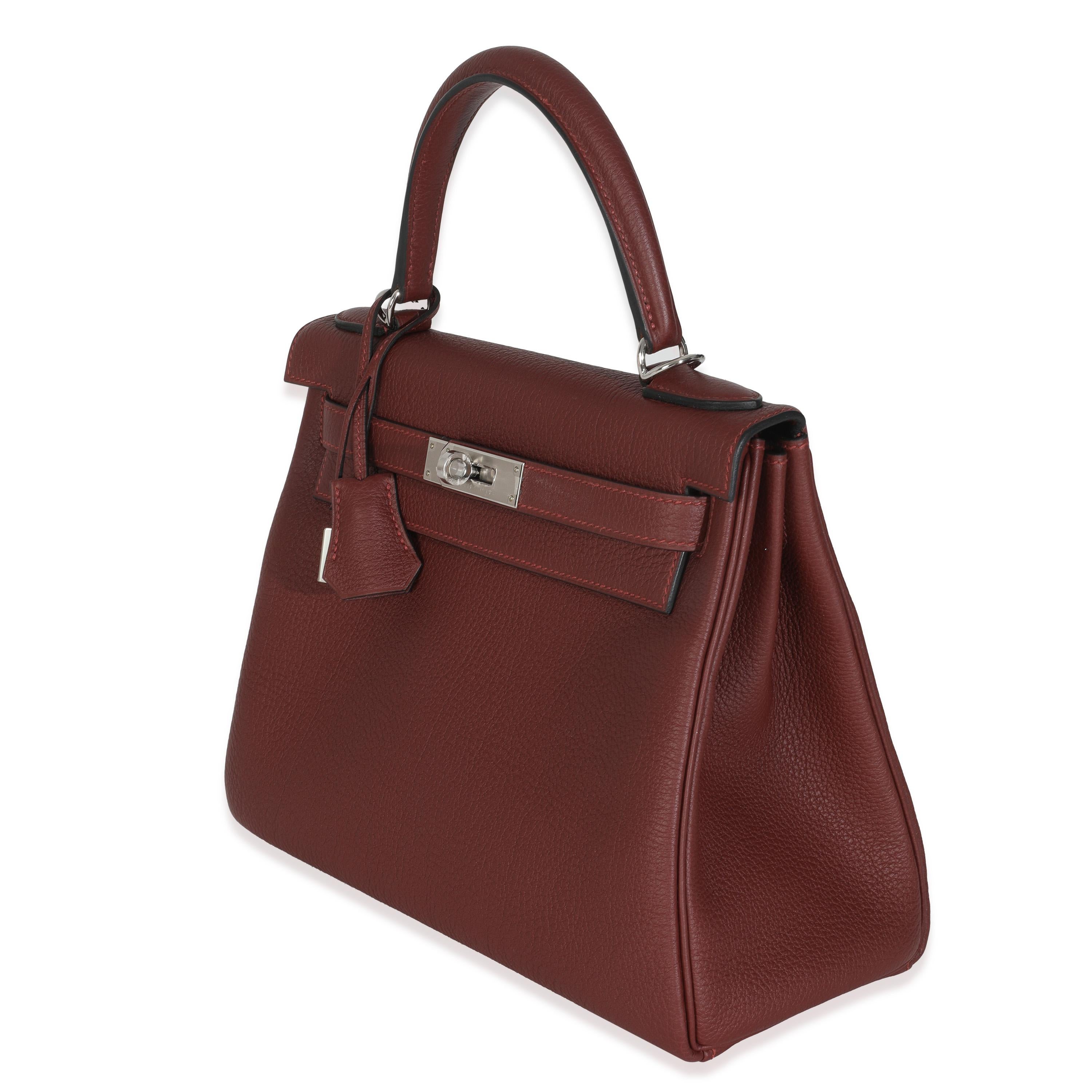 Hermès Rouge H Togo Retourne Kelly 28 PHW In condizioni ottime in vendita a New York, NY