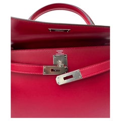 Hermes Rouge Kelly 28 Box leather with palladium hardware in New Condition