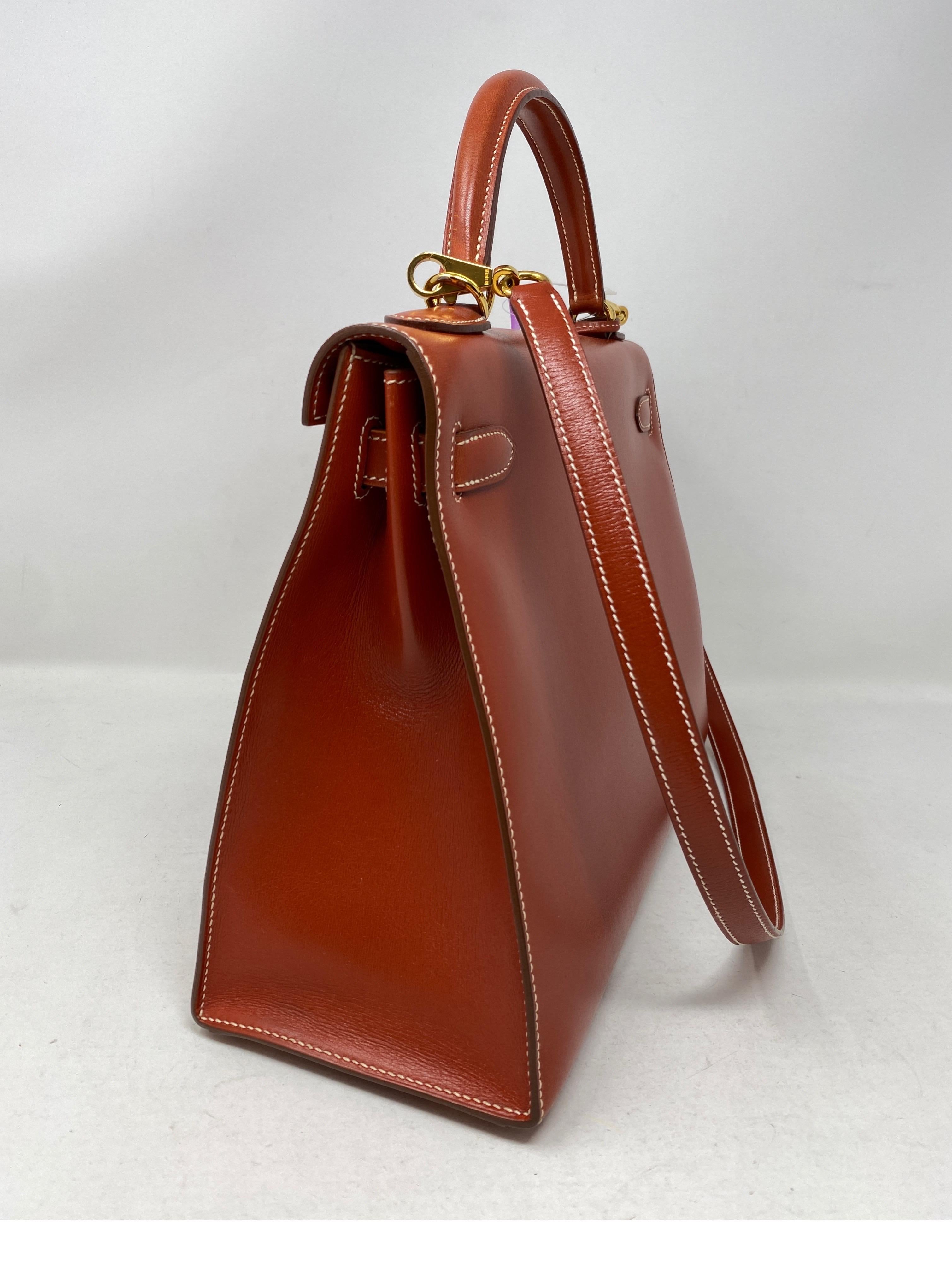 Hermes Rouge Kelly 35 Tadelakt Griss Interior Bag In Good Condition In Athens, GA