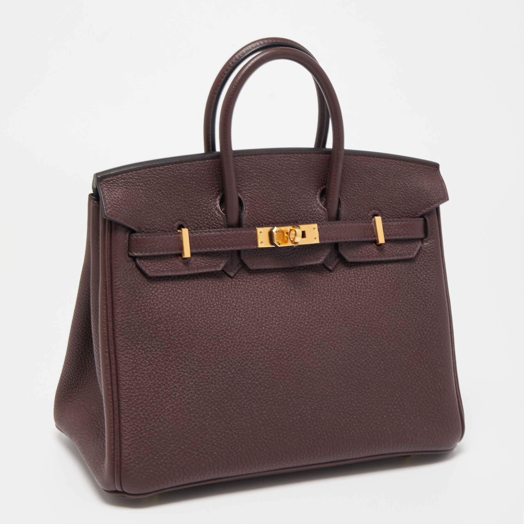 If you've been wishing to own an authentic Birkin, there is no better time to buy this coveted work of art than now. Here, we have this Birkin 25 just for you. Crafted in France from Togo leather, the bag features dual top handles. In addition, the