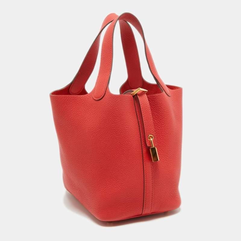 Hermès Rouge Tomate Togo Leather Picotin Lock 22 Bag In Good Condition In Dubai, Al Qouz 2