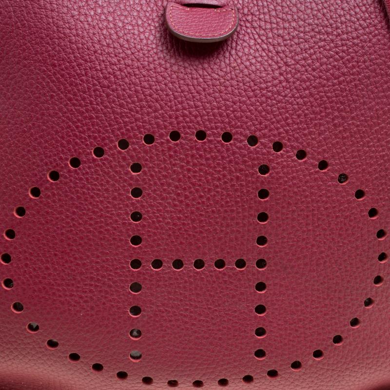Hermes Ruby Clemence Leather Evelyne III GM Bag In Good Condition In Dubai, Al Qouz 2