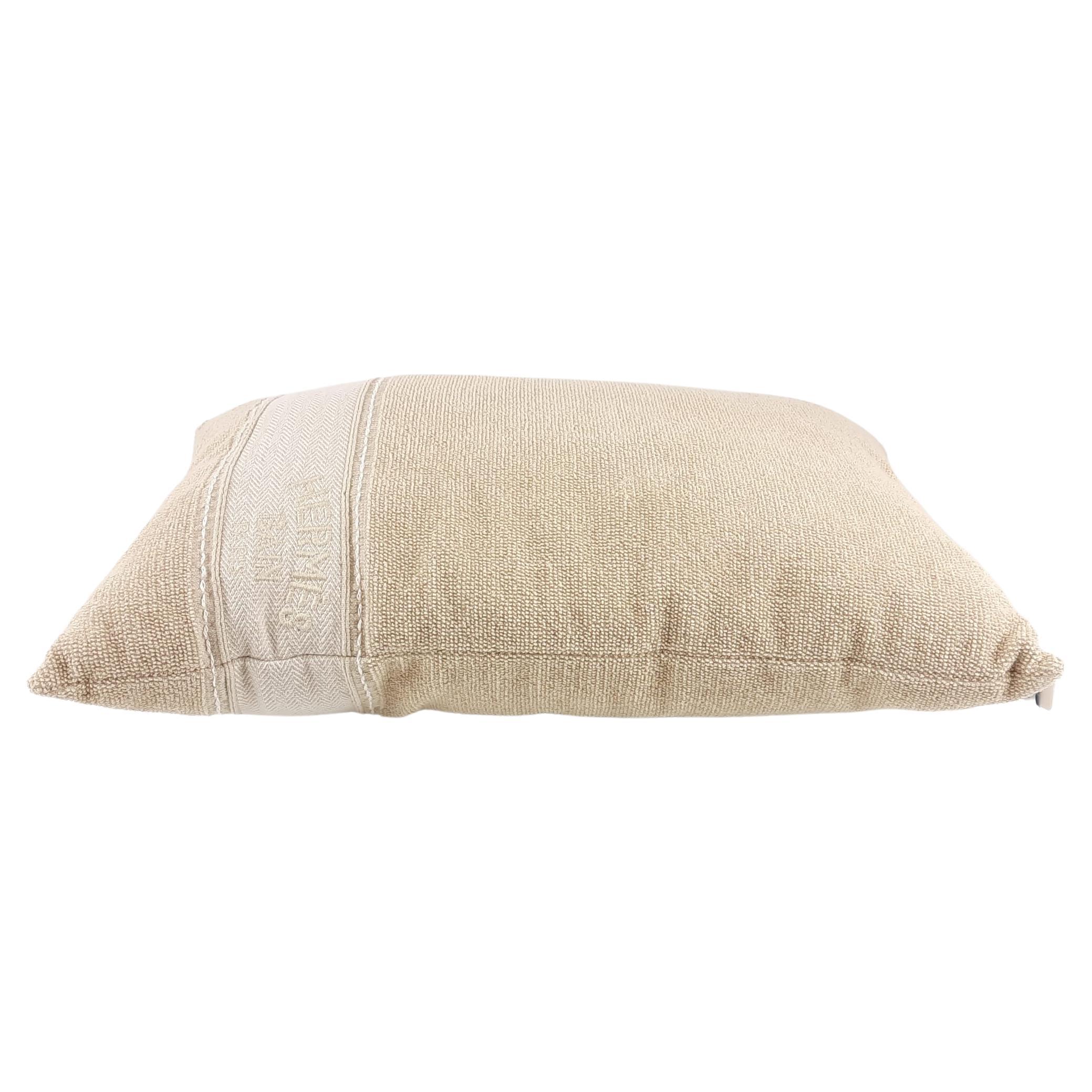 Hermes Uni beach pillow yatch Sable cotton For Sale