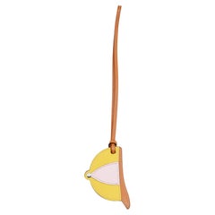 Hermès Zobel/Jaune De Naples/Rose Sakura Swift Leder Paddock Bombe Bag Charme