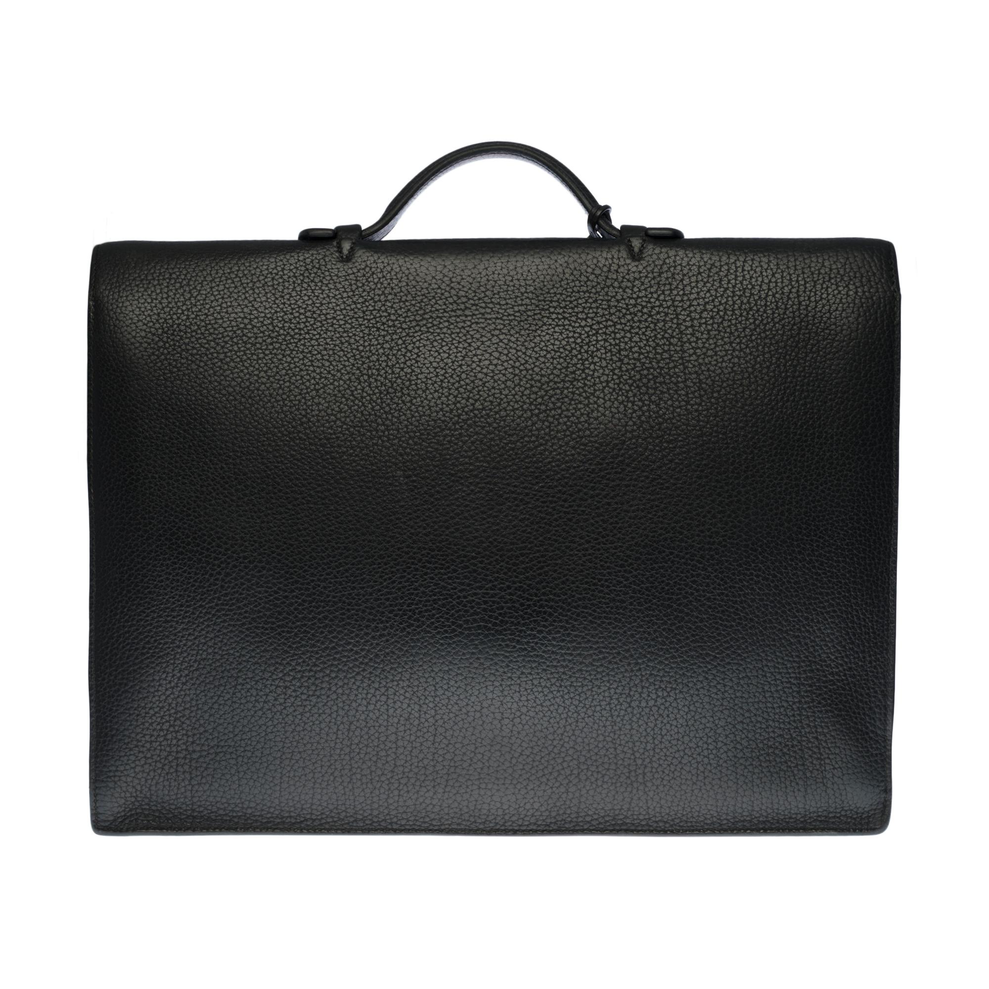 Very chic Hermès Briefcase Bag in Ardennes Cow (the Ardennes cow is one of the most beautiful leathers of the house Hermès . It is known for its beauty and resistance and is no longer produced hence its rarity) black, gold metal hardware, Single