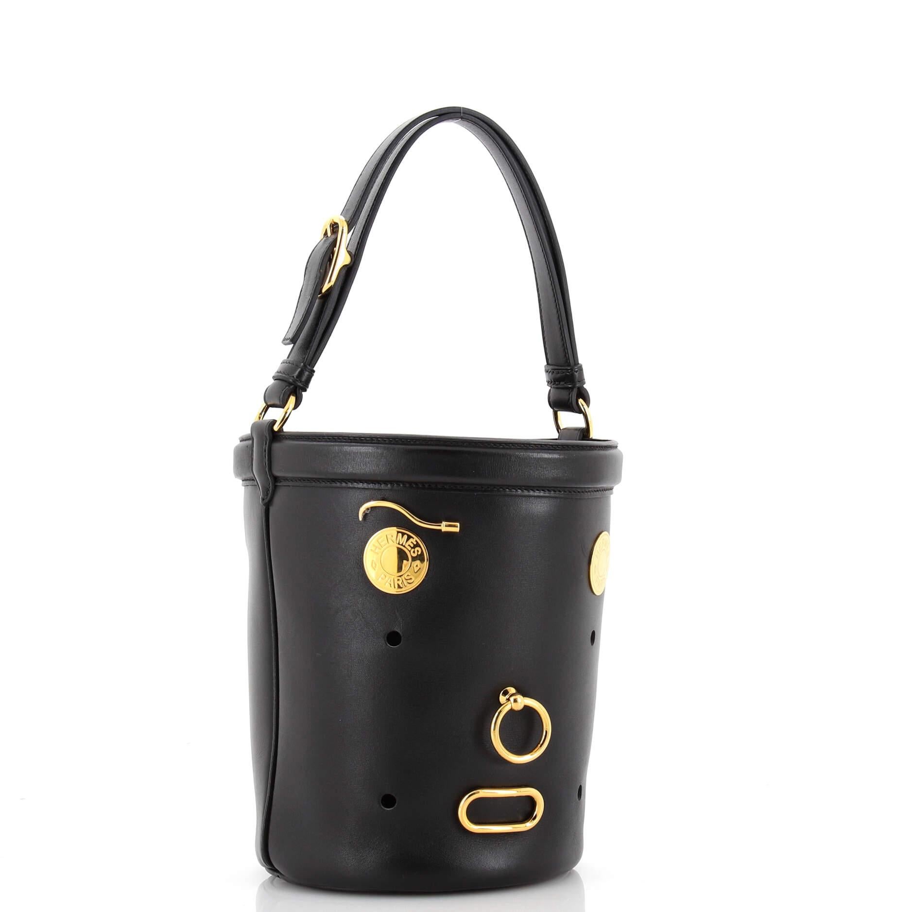 Sac De Mangeoire Play Bucket Bag von Hermès, Tadelakt im Zustand „Gut“ in NY, NY
