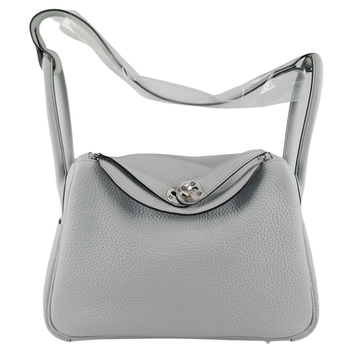 Hermes Sac Lindy 26 Taurillon Clemence Bleu Pale Palladium Plated Hardware