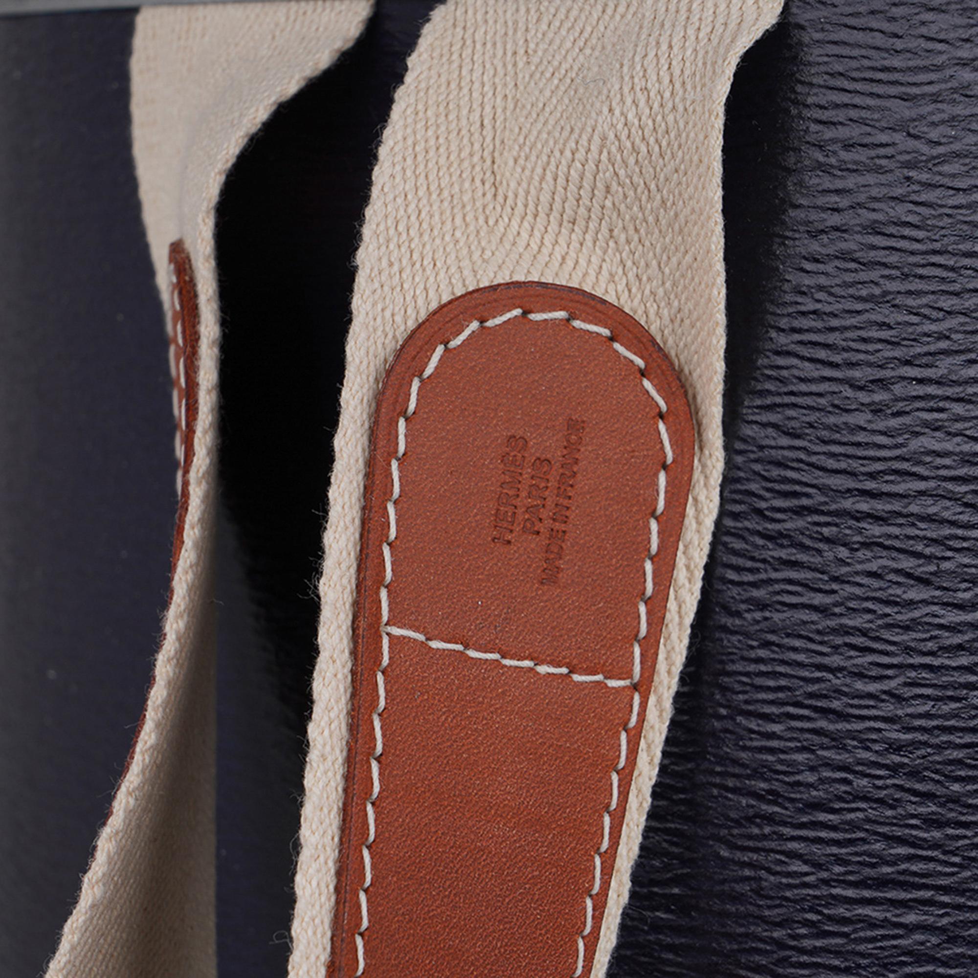 Scatola Hermes Saddle Blu in carta kraft riciclata e alluminio in vendita 4