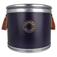 Scatola Hermes Saddle Blu in carta kraft riciclata e alluminio