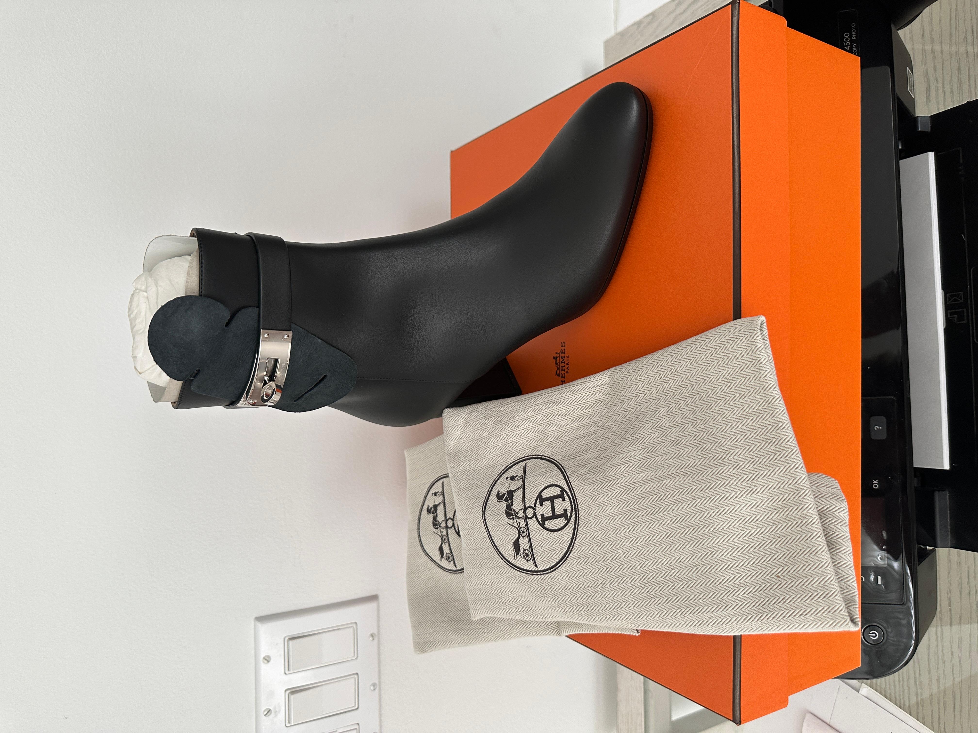 Hermes Boots Saint Germain Ankle Boot Black 40 Kelly Buckle $2000 prix boutique en vente 3