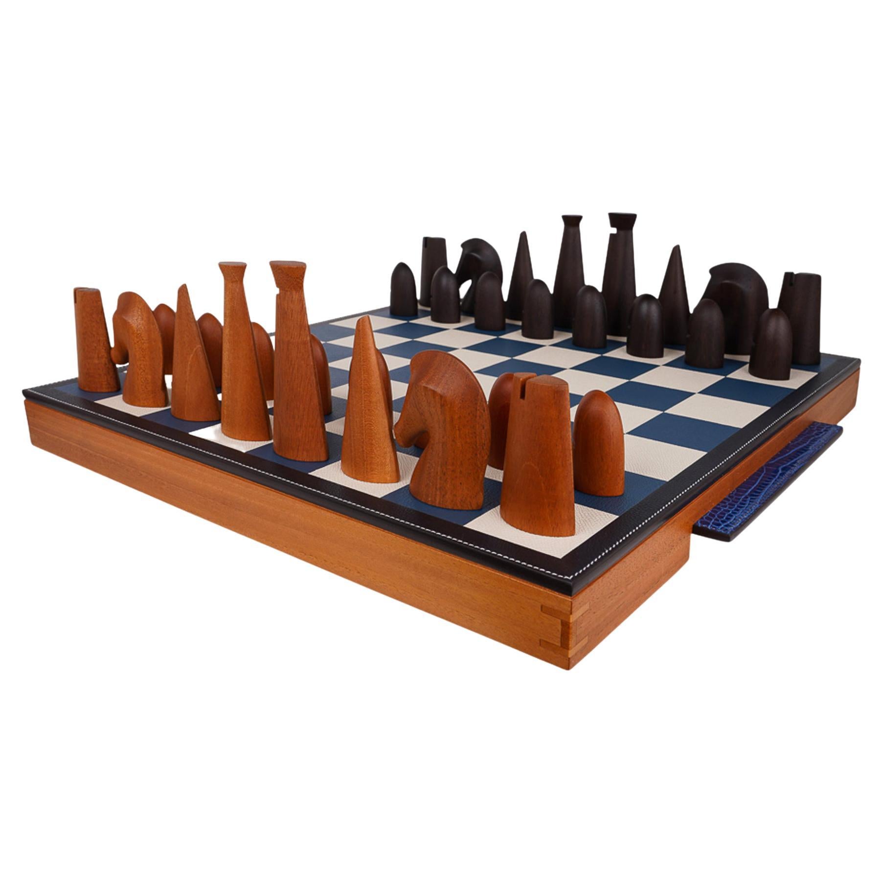 Ensemble d'échecs Samarcande d'Hermès en sycomore, poignées en acajou et crocodile, neuf avec boîte