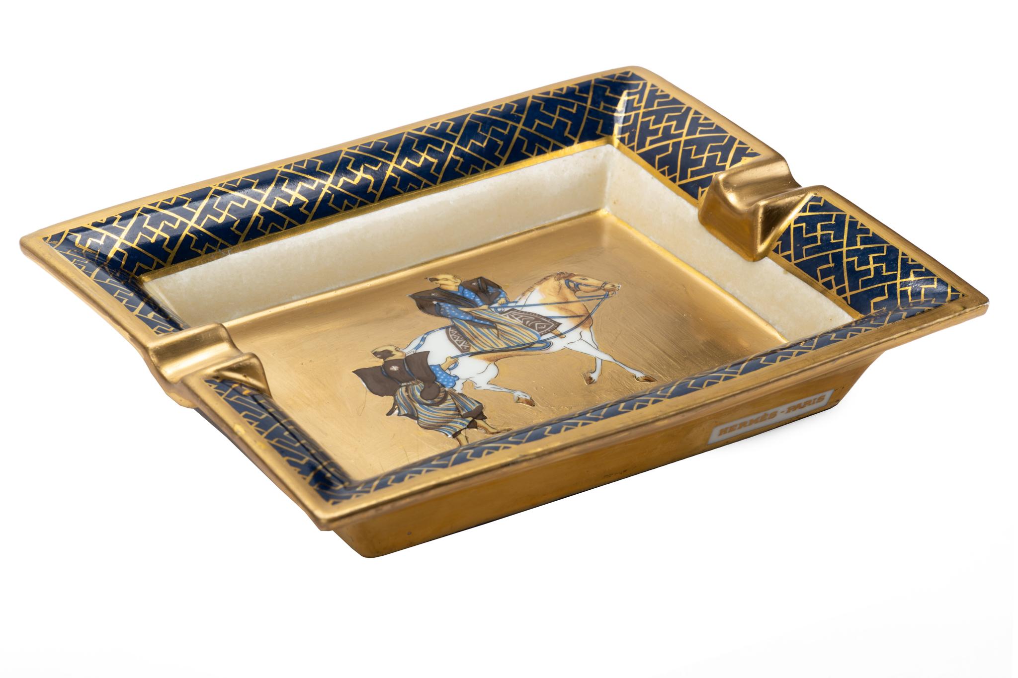 Aschenbecher von Hermès Samurai aus Gold-Porzellan (Braun)