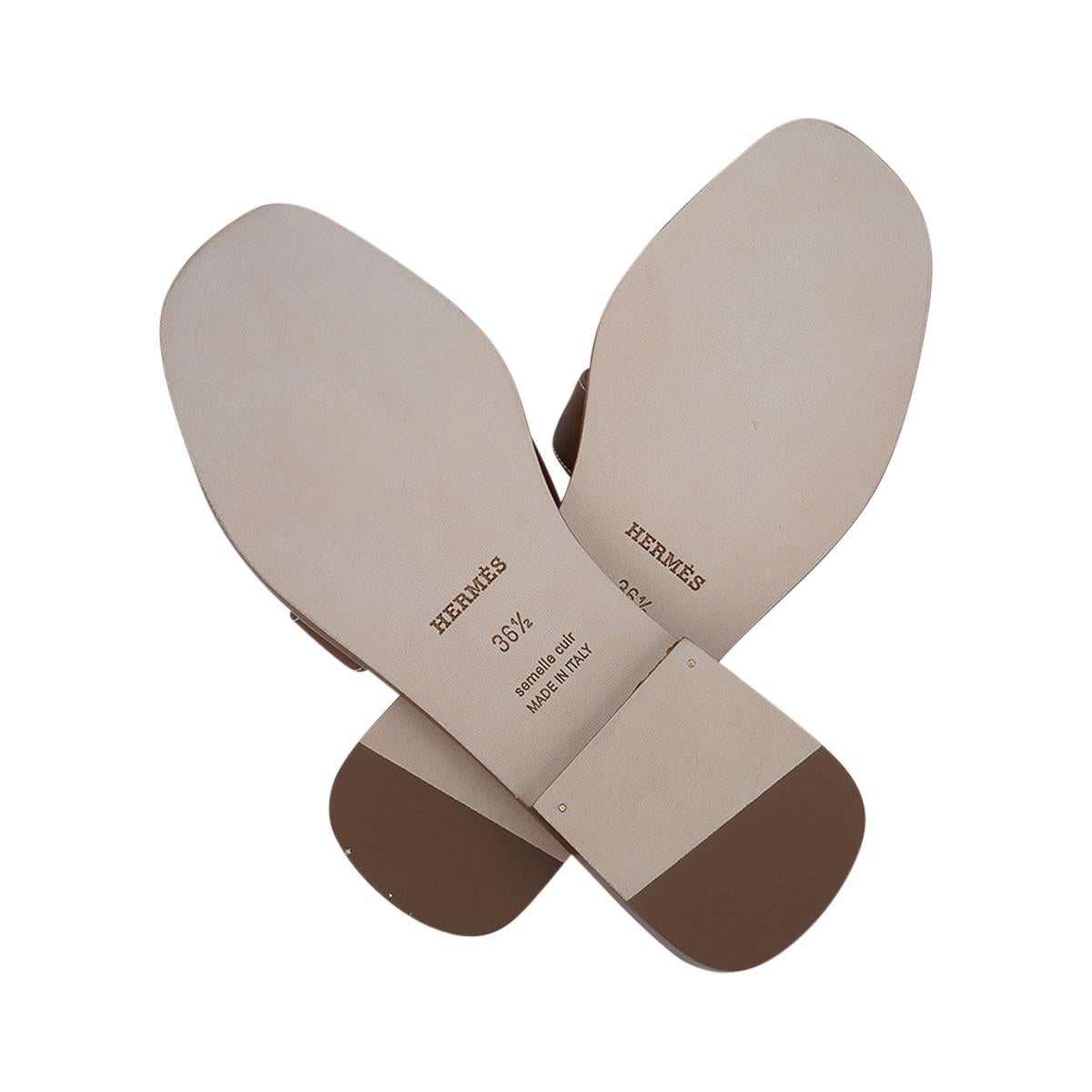 Hermes Sandal Flat Oran Etoupe Epsom 36.5 / 6.5 New w/ Box In New Condition For Sale In Miami, FL