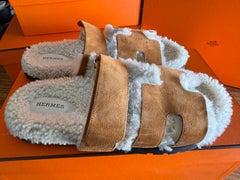 Hermes Sandales Chypre in Shearling