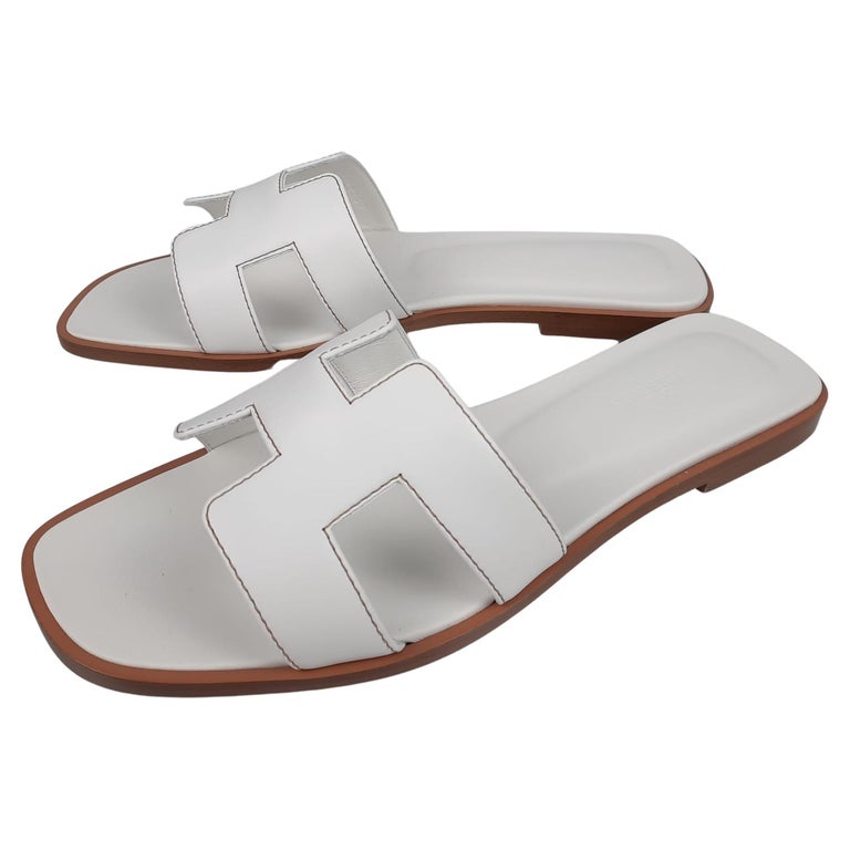 Hermes Sandalias Oran Blanc Leather Size 35 For Sale at 1stDibs