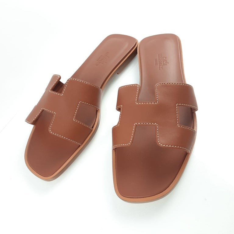 Hermes Gold Oran sandal Size 36 For Sale at 1stDibs | sandalias hermes, hermes  oran gold, oran gold sandals