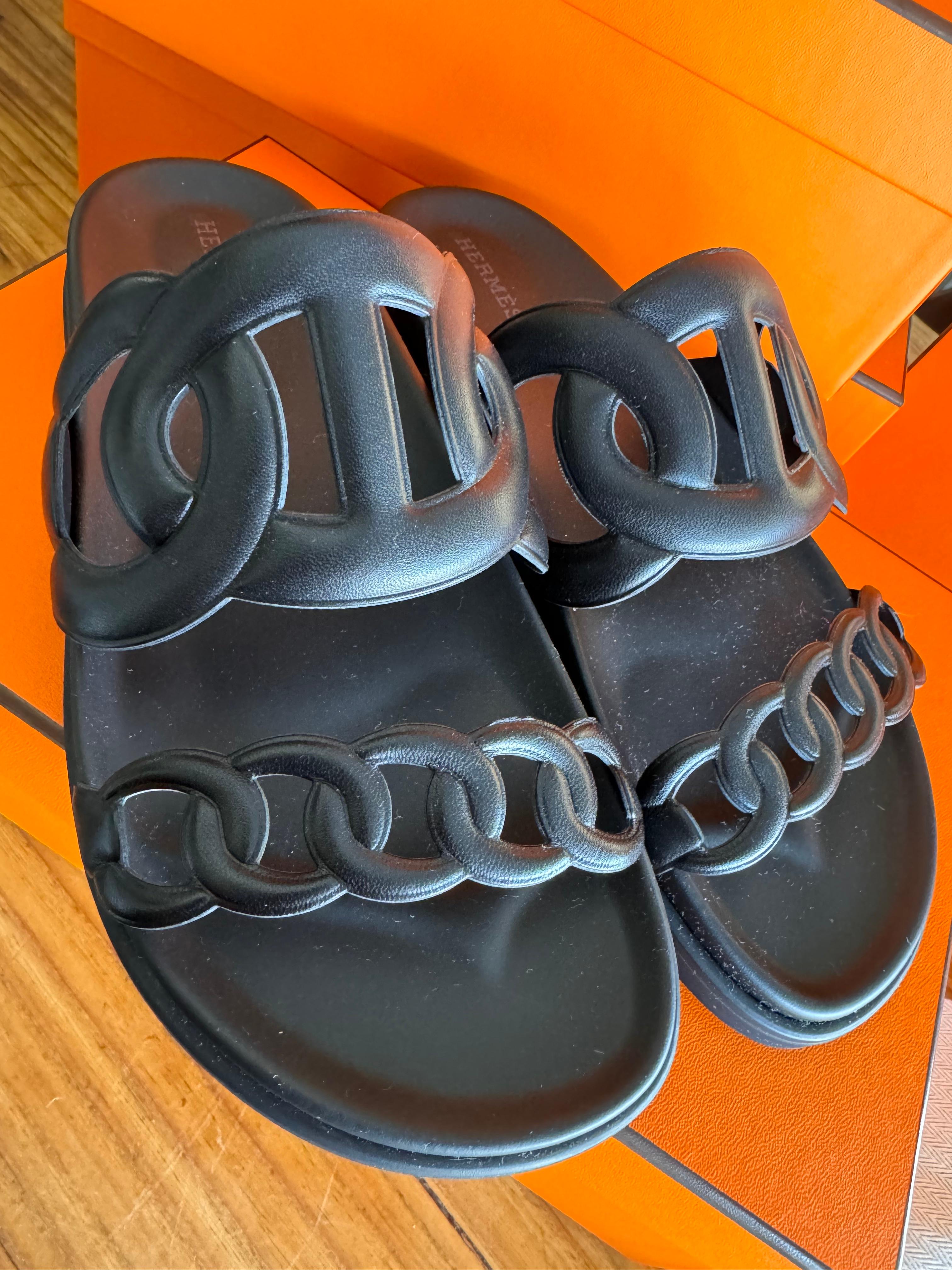 Hermes Sandals Extra in Nappa colour Black size 39  In New Condition In Toronto, CA