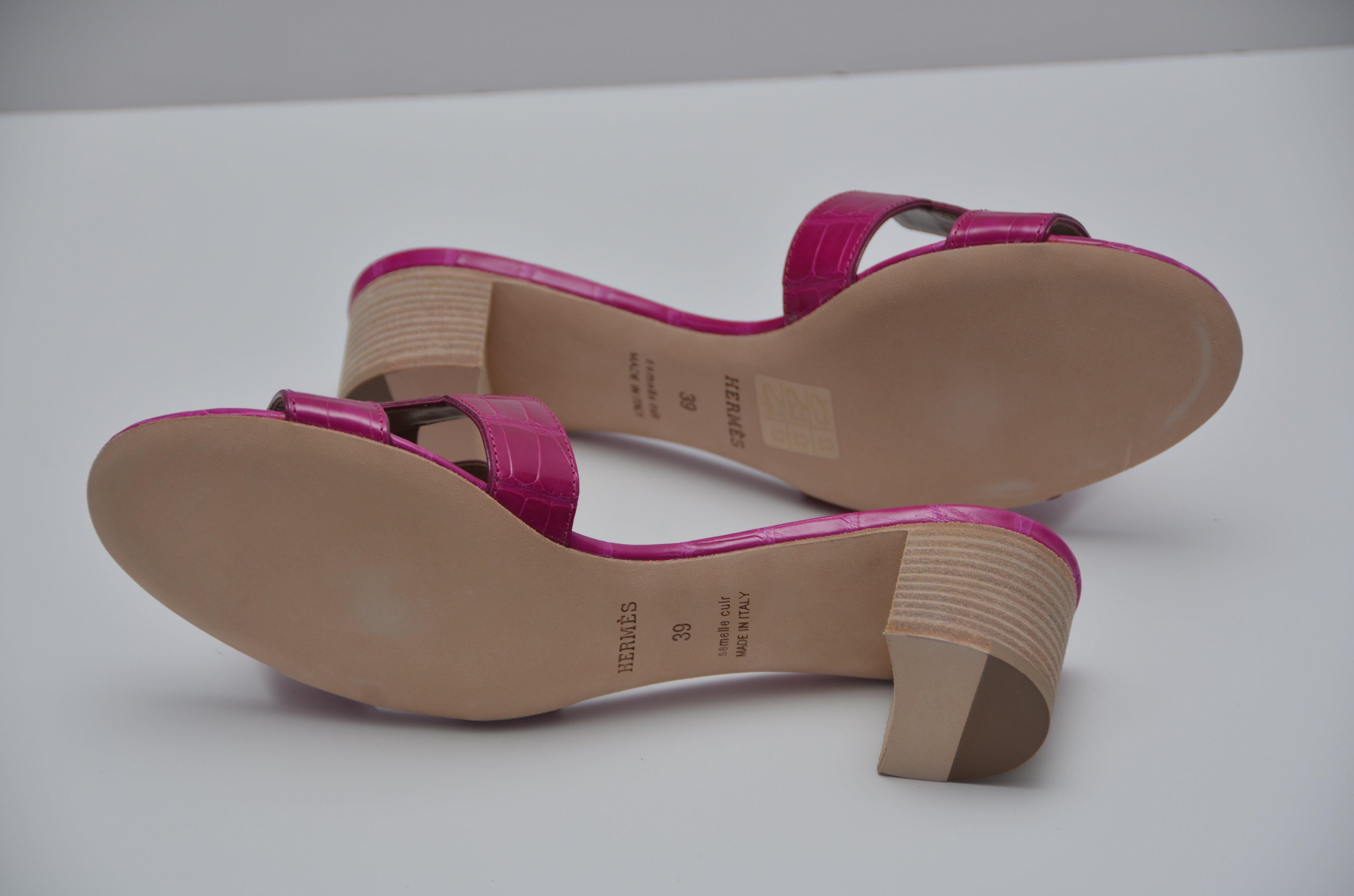 HERMES Sandales Chaussures Shiny  Rose Sheherazade Couleur Crocodile NOUVEAU  Unisexe en vente