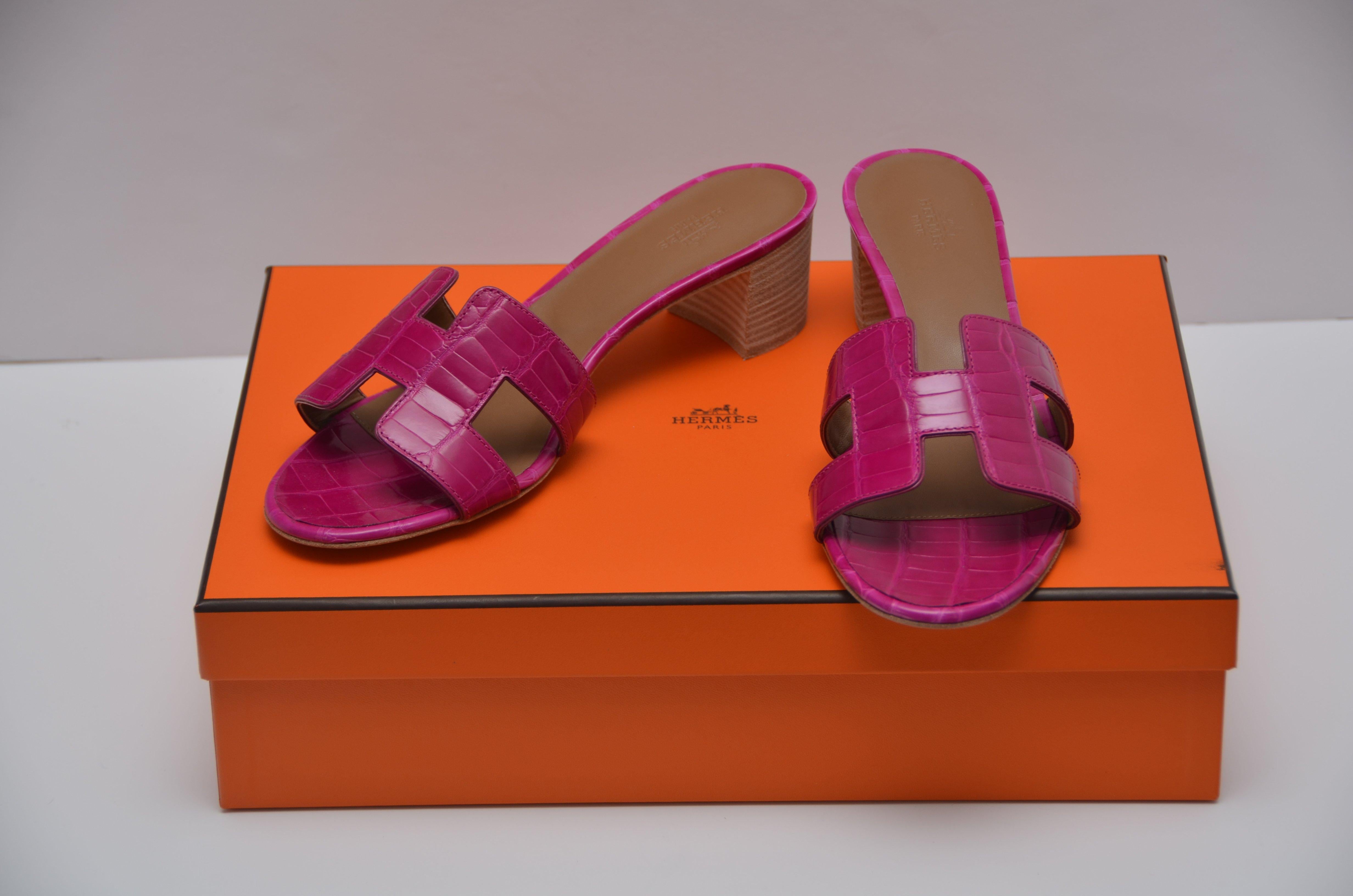 HERMES Sandales Chaussures Shiny  Rose Sheherazade Couleur Crocodile NOUVEAU  en vente 2