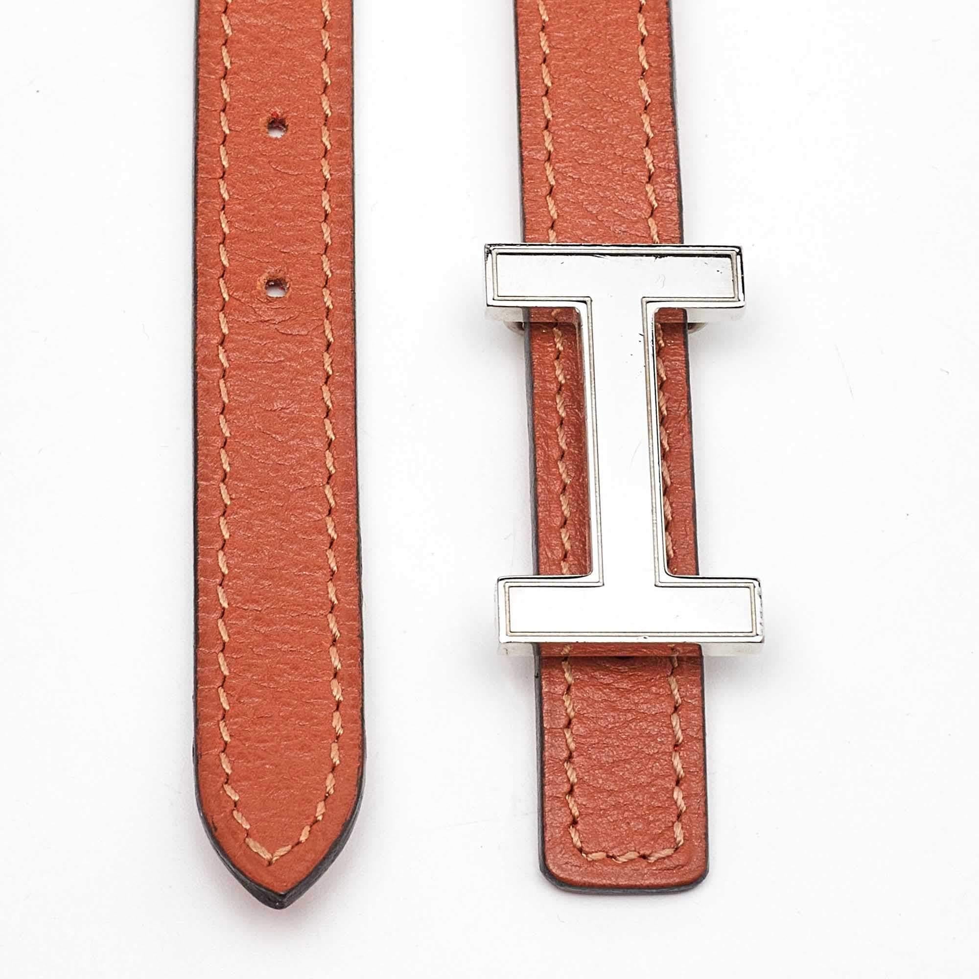 Discover effortless elegance with this Hermes belt. Merging artisanal craftsmanship and timeless design, this accessory redefines the art of refinement, a symbol of impeccable taste and style.

