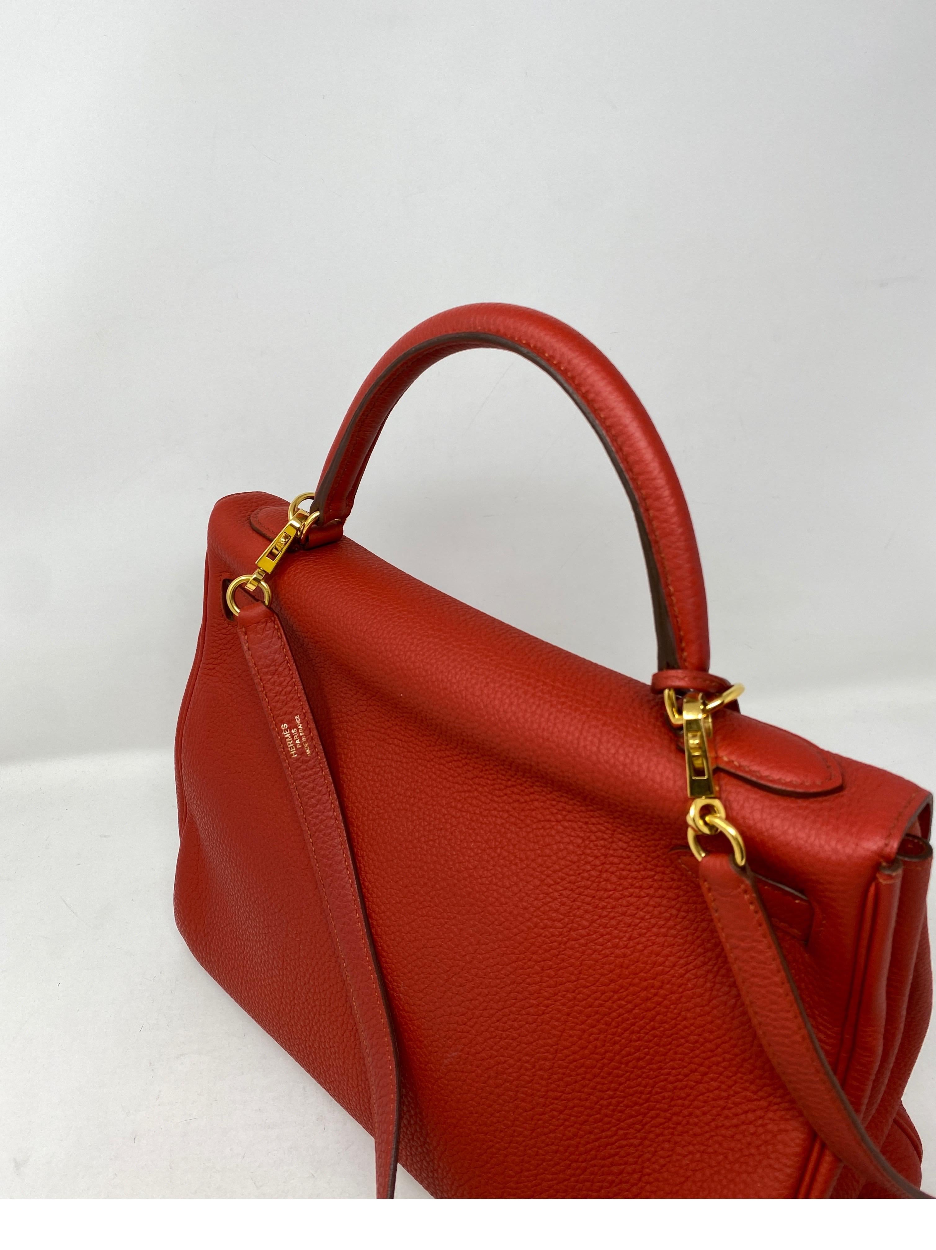 Hermes Sanguine Kelly 32 Bag  In Excellent Condition In Athens, GA