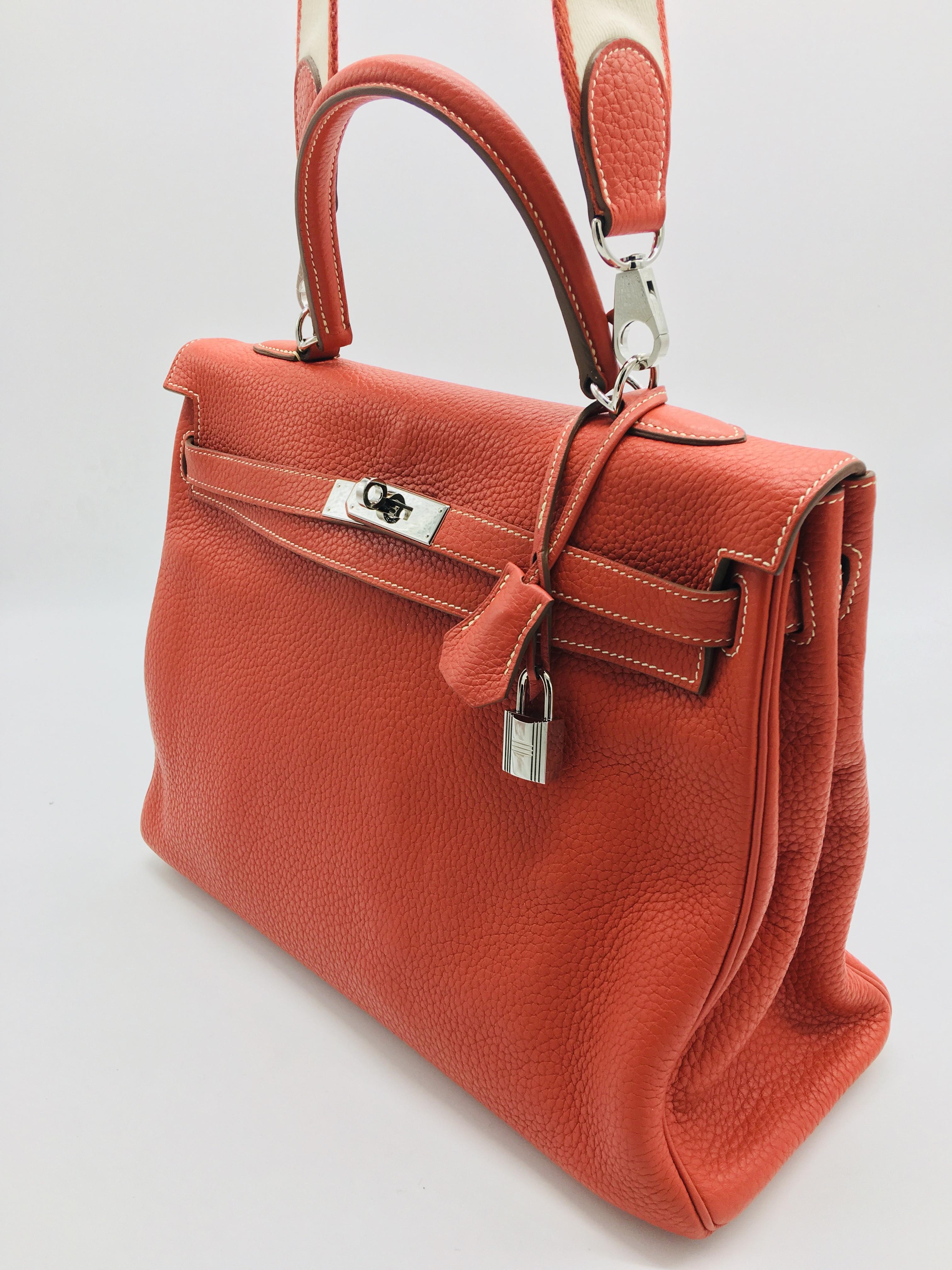 Hermes Sanguine Kelly 35cm in Clemence In Good Condition For Sale In London, GB