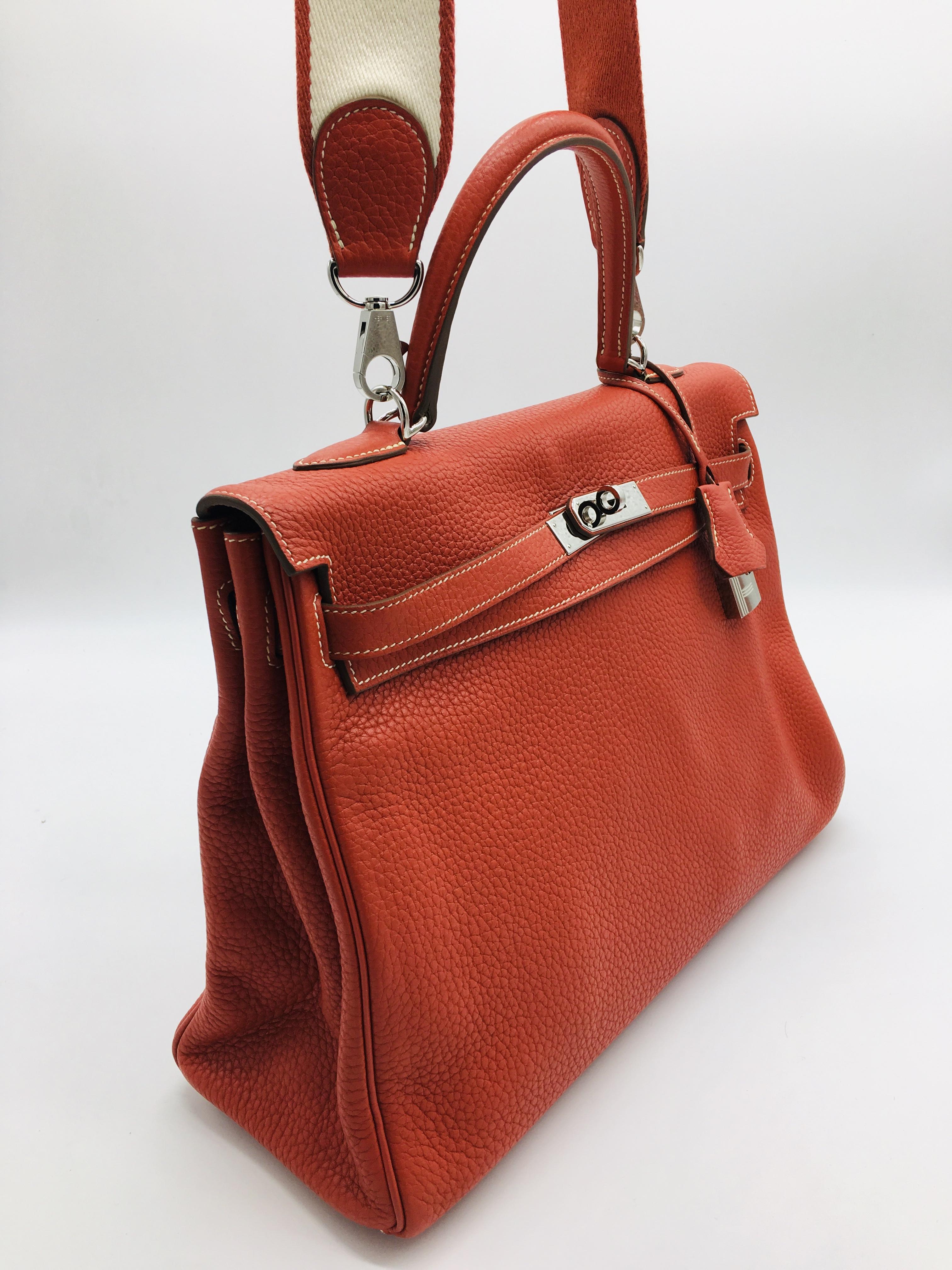 Women's Hermes Sanguine Kelly 35cm in Clemence For Sale