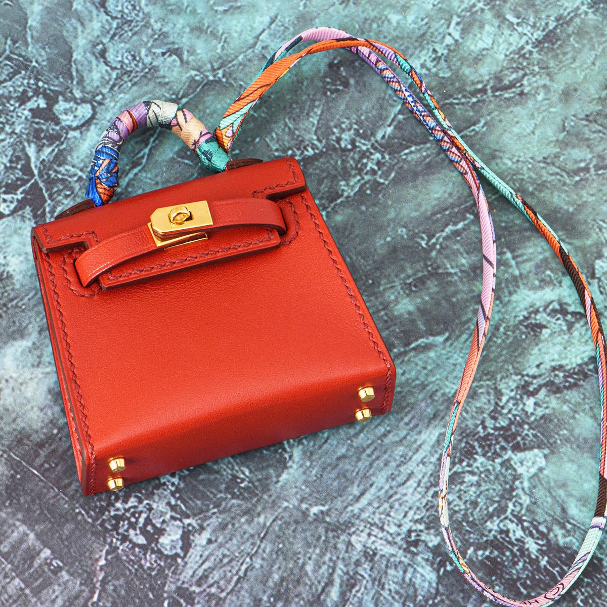 Women's Hermès Sanguine Mini Kelly Twilly Bag Charm For Sale