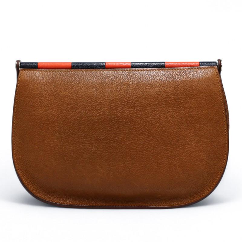 Women's or Men's Hermès Saut 25 Leather Bag For Sale