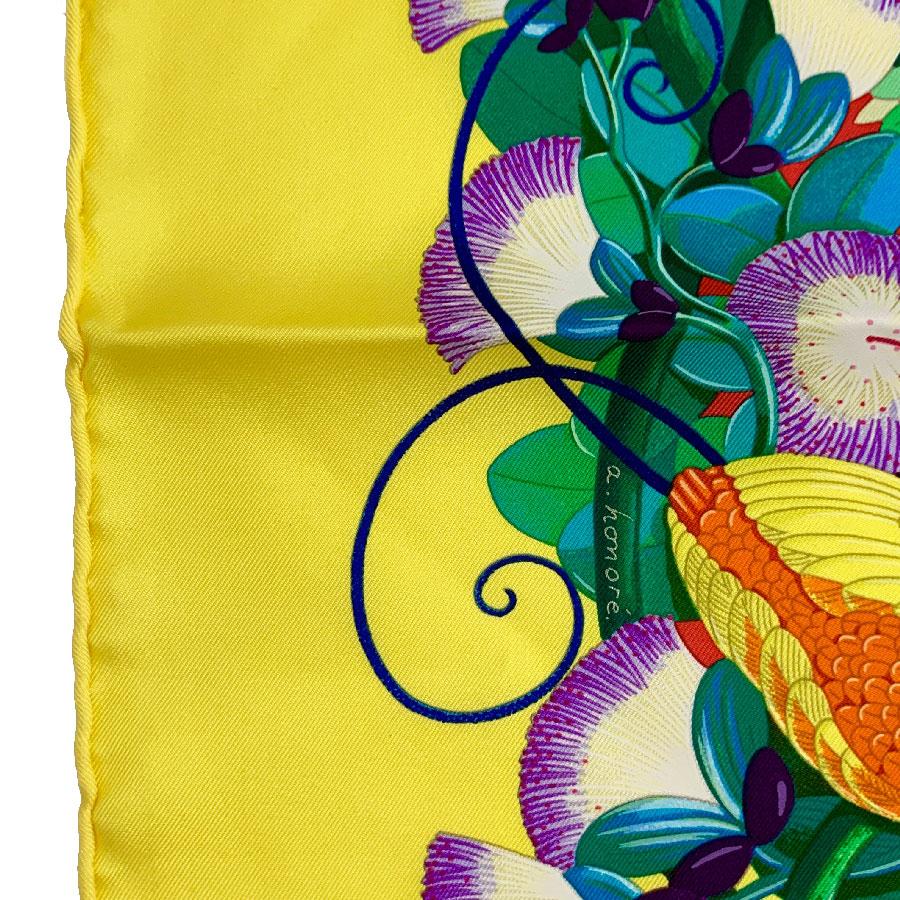 Hermès Scarf 'Au coeur de la Vie' in Yellow Silk Damen