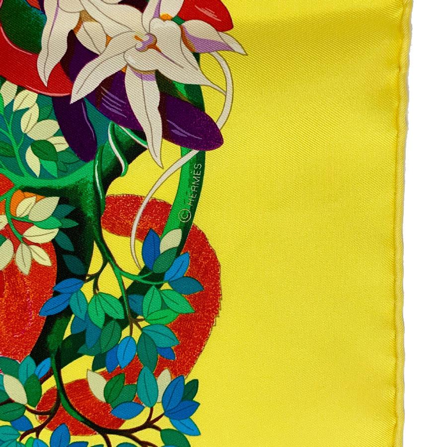 Hermès Scarf 'Au coeur de la Vie' in Yellow Silk 1