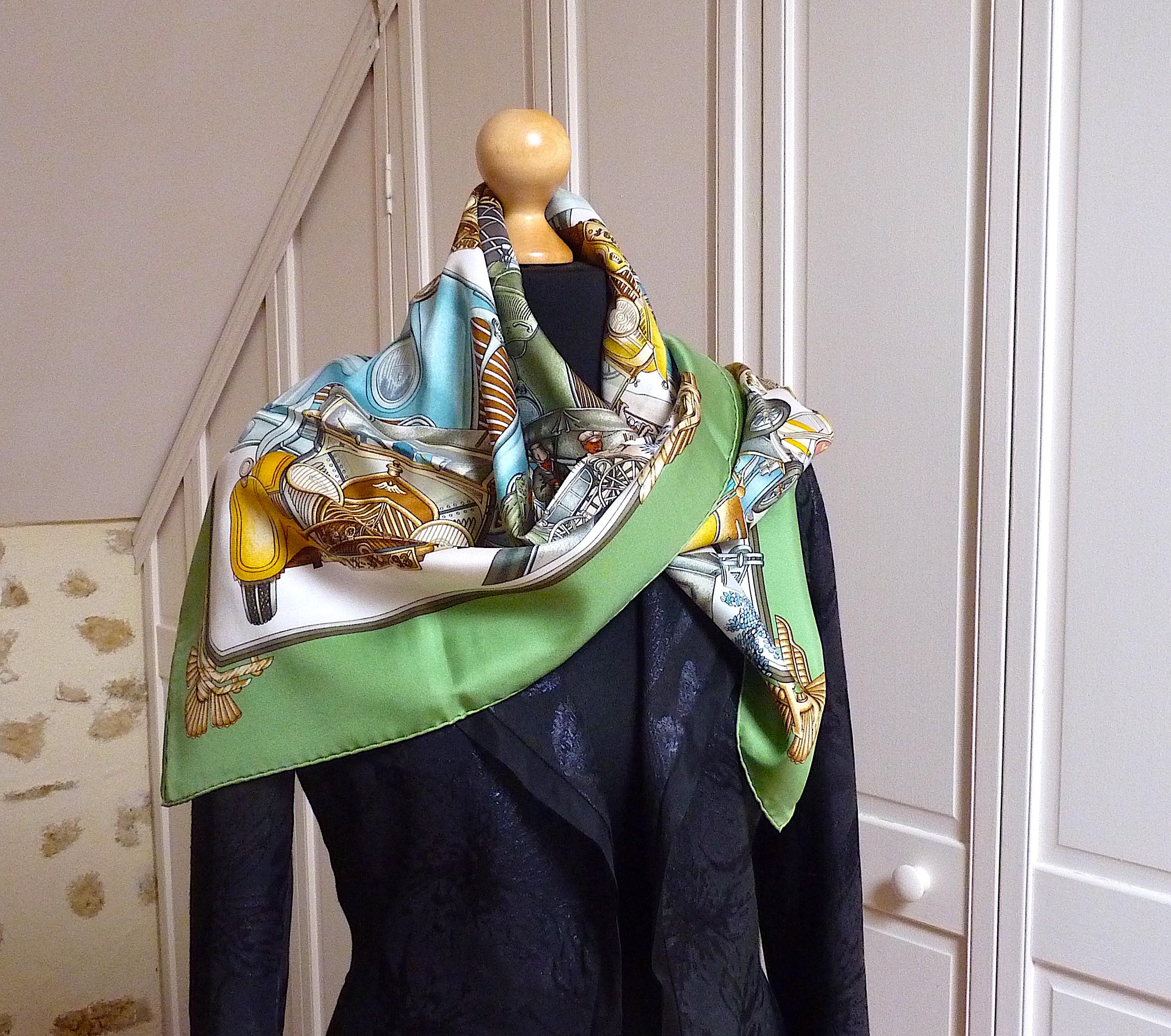 HERMES Scarf Automobile By Joachim Metz in Original Box, Issued in 1995 In Excellent Condition In CHAMPEAUX-SUR-SARTHE, FR