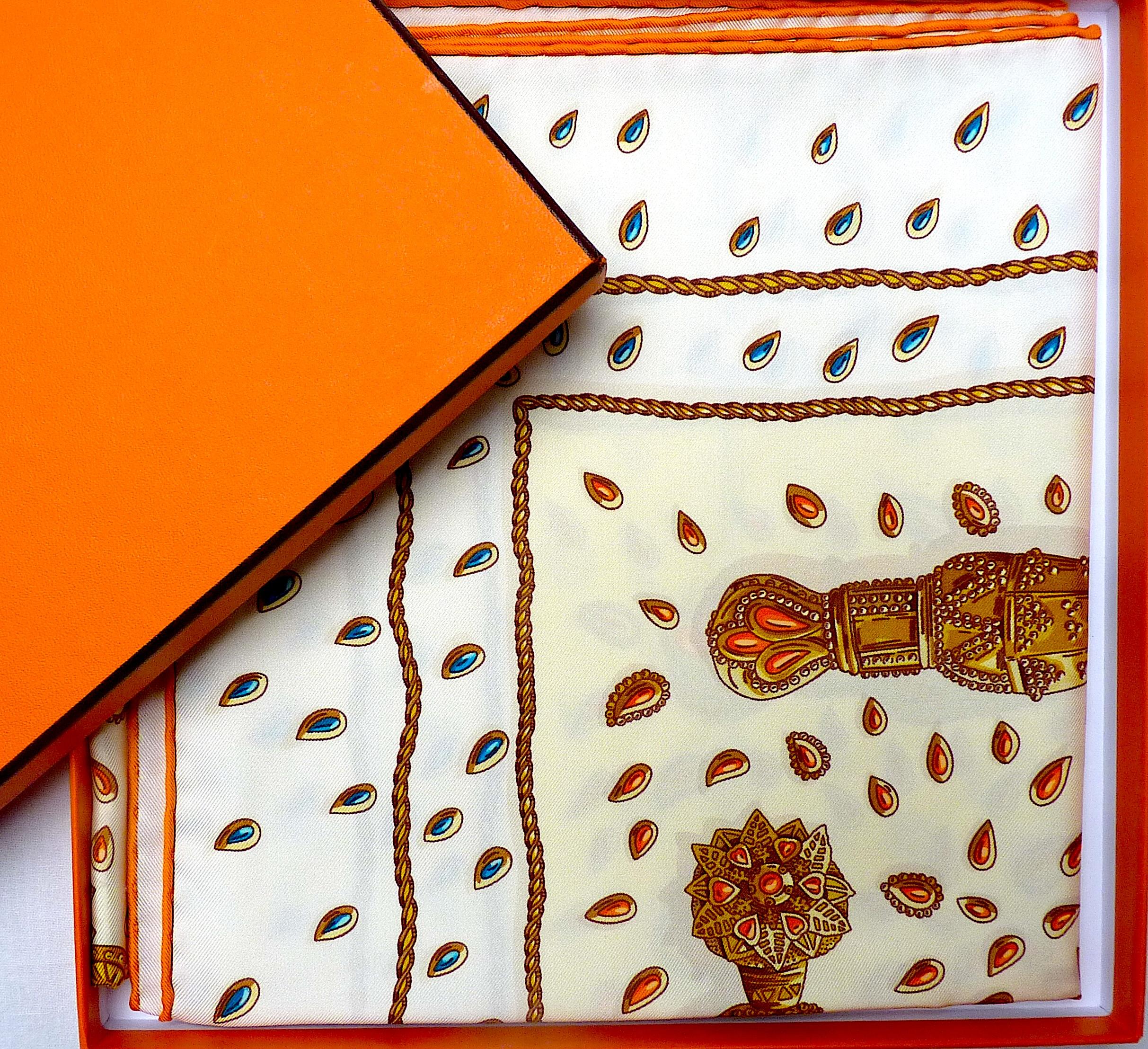 Beige Sciarpa HERMES  BRAND NEW con scatola 