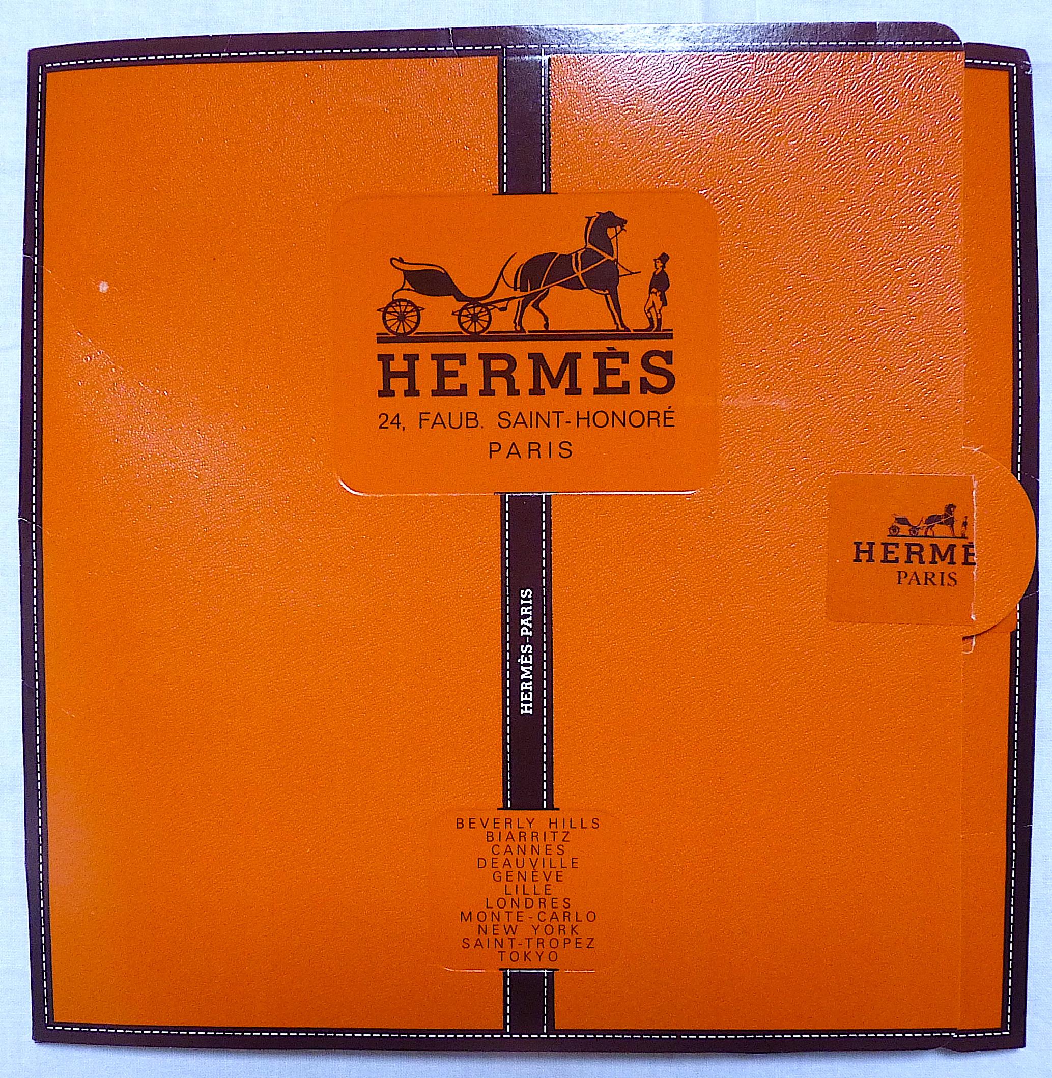 Hermes Scarf BRAND NEW with Hermes Packaging Voitures Paniers by Julie Abadie For Sale 4