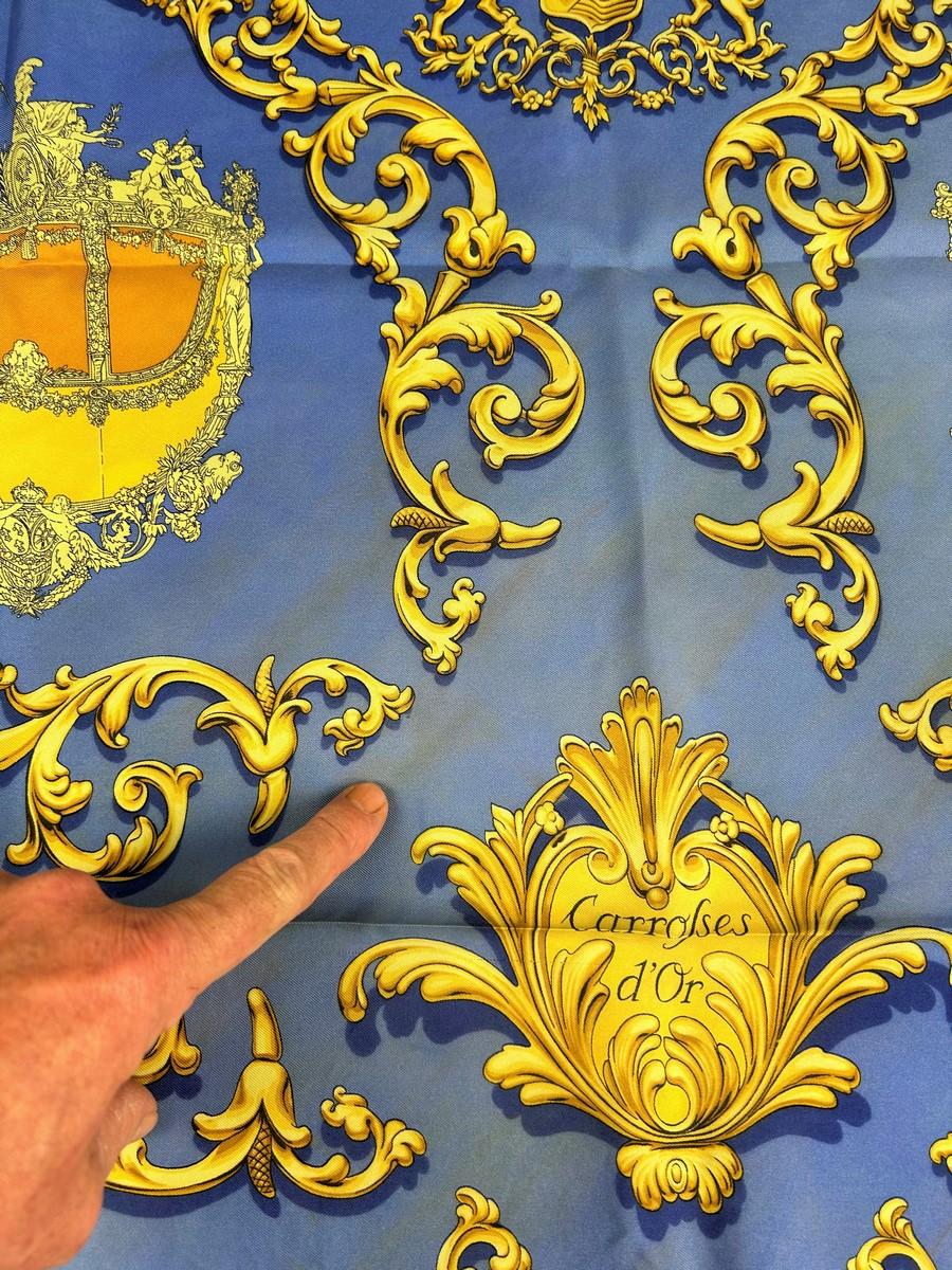 Pañuelo Hermès titulado Carosses d'Or de Vladimir Rybaltchenko Circa 1987-1990 en venta 5