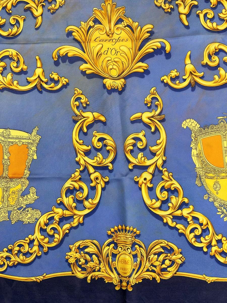 Pañuelo Hermès titulado Carosses d'Or de Vladimir Rybaltchenko Circa 1987-1990 Azul en venta